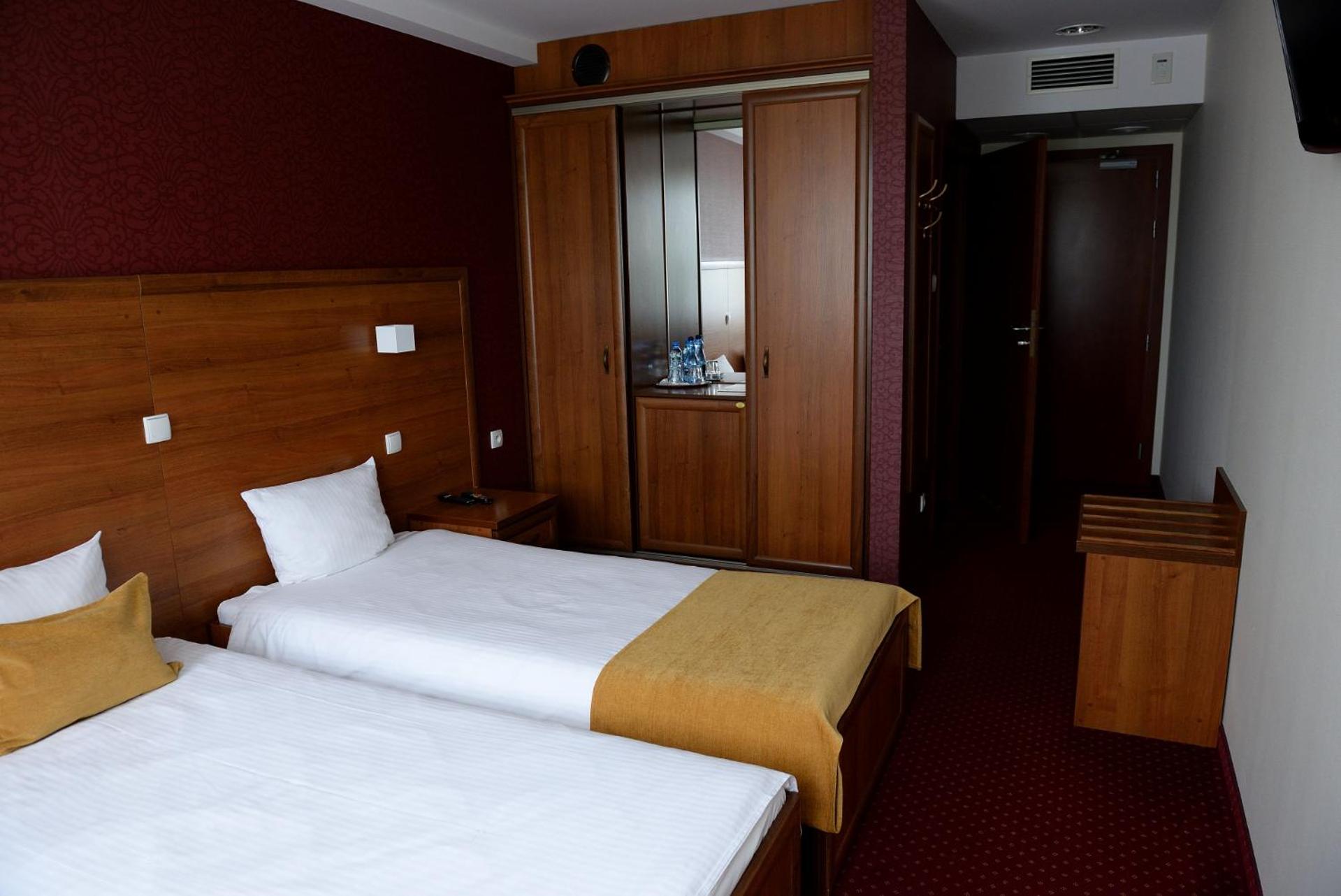 Double or Twin Room photo 2