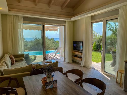 Villa with Private Pool photo 3