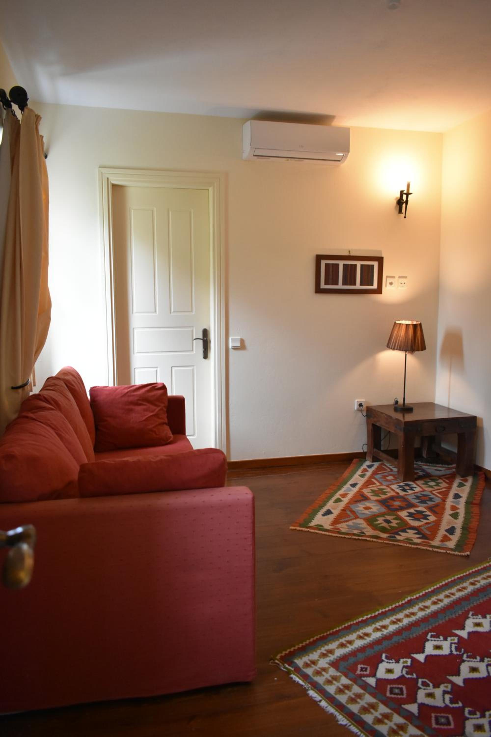 Suite with Mountain View - Photo 5