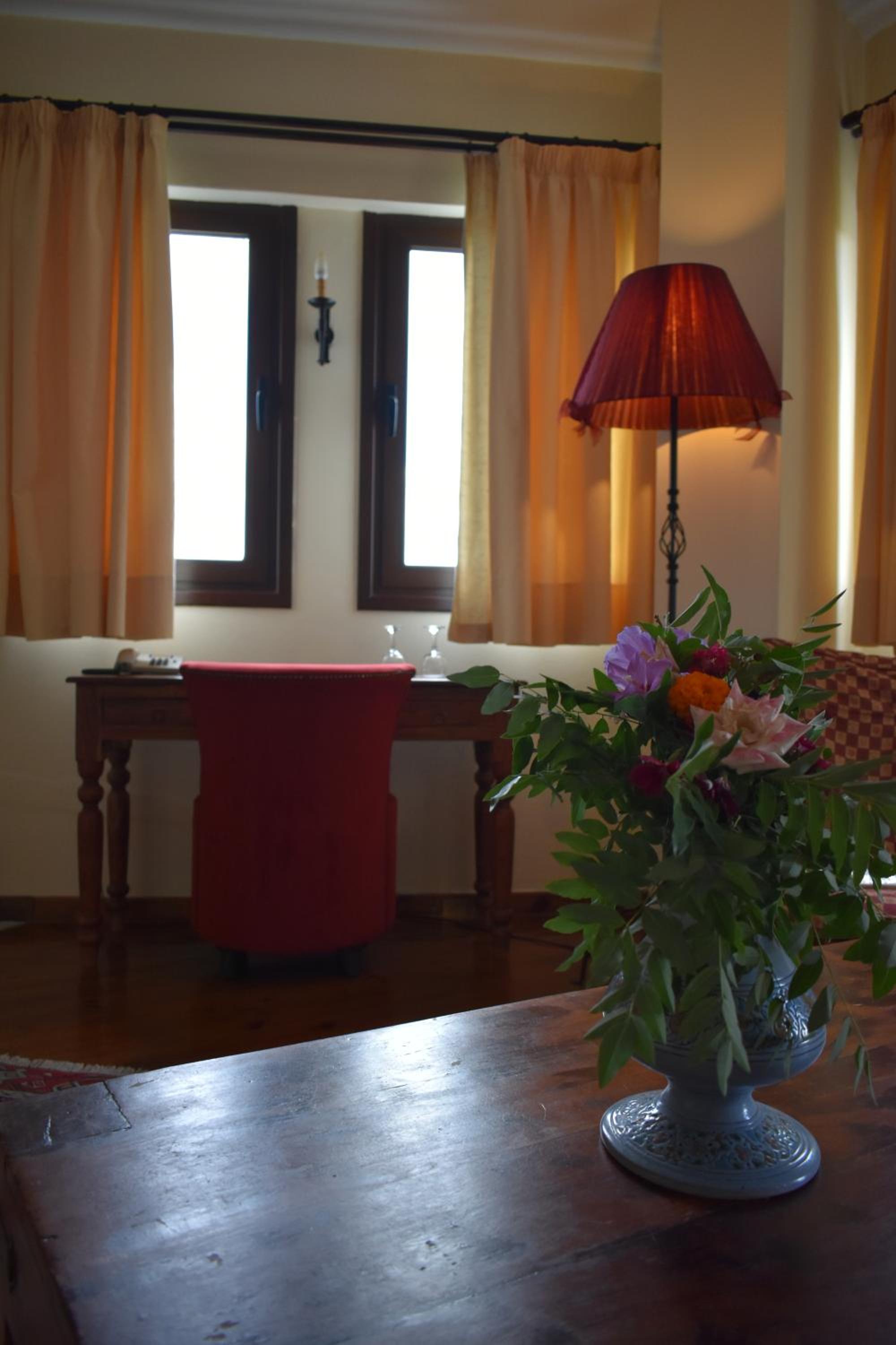 Suite with Mountain View - Photo 6