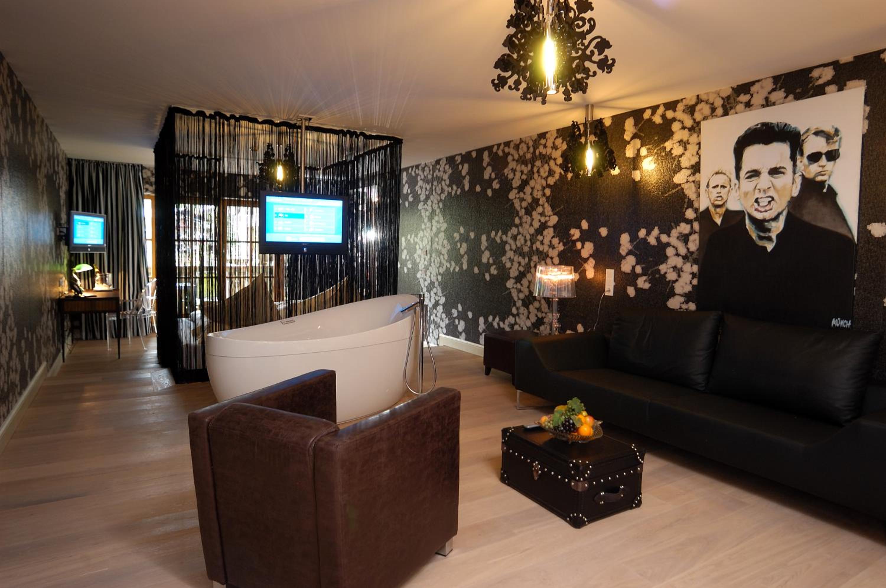 Superior Suite "Black&White"
