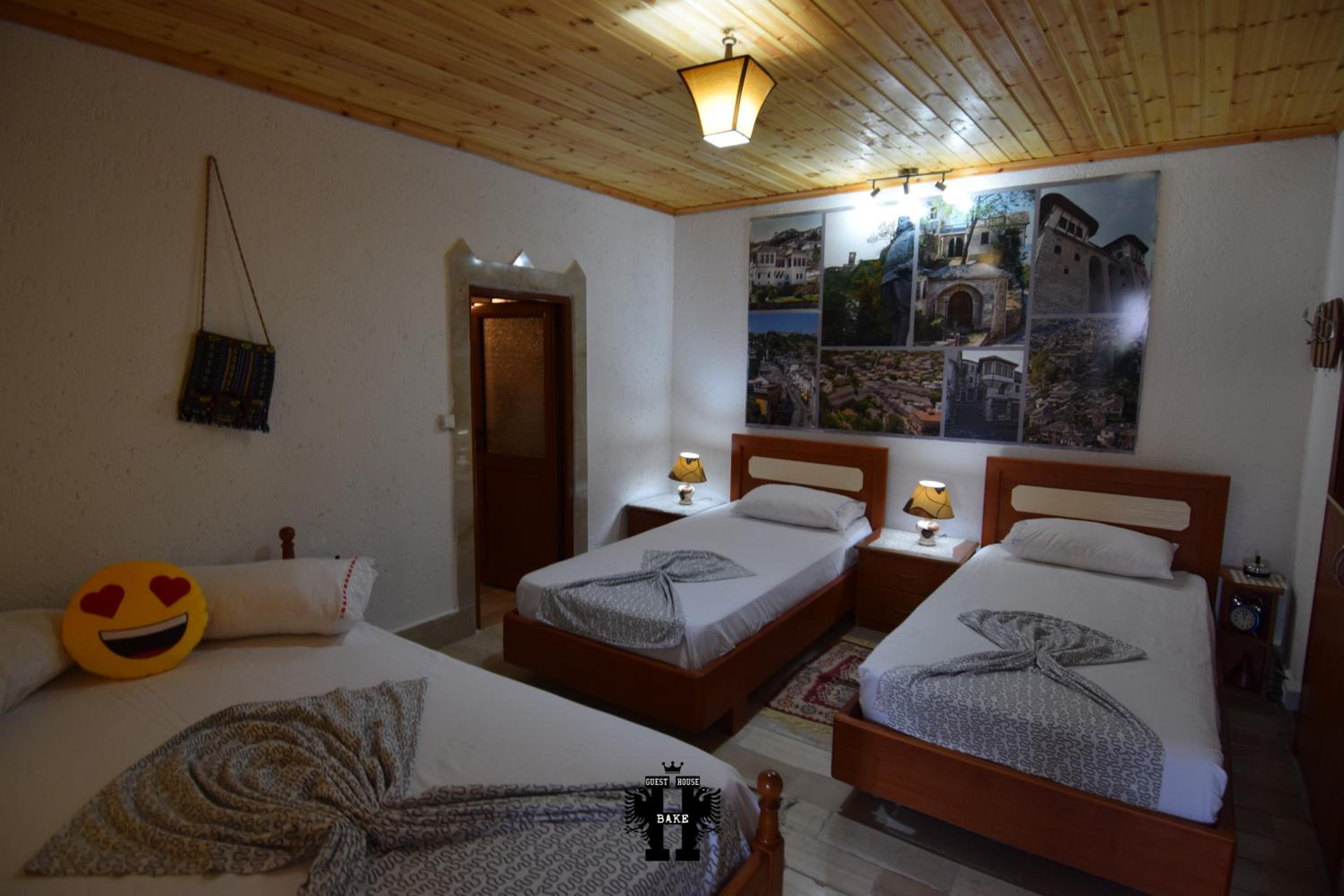 Twin Room with Private Bathroom photo 3