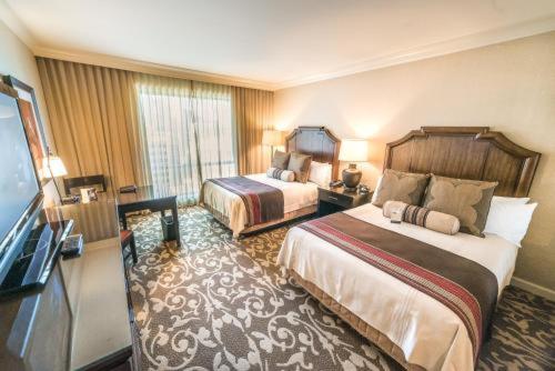 Deluxe Room 2 Queen Beds  - Photo 3