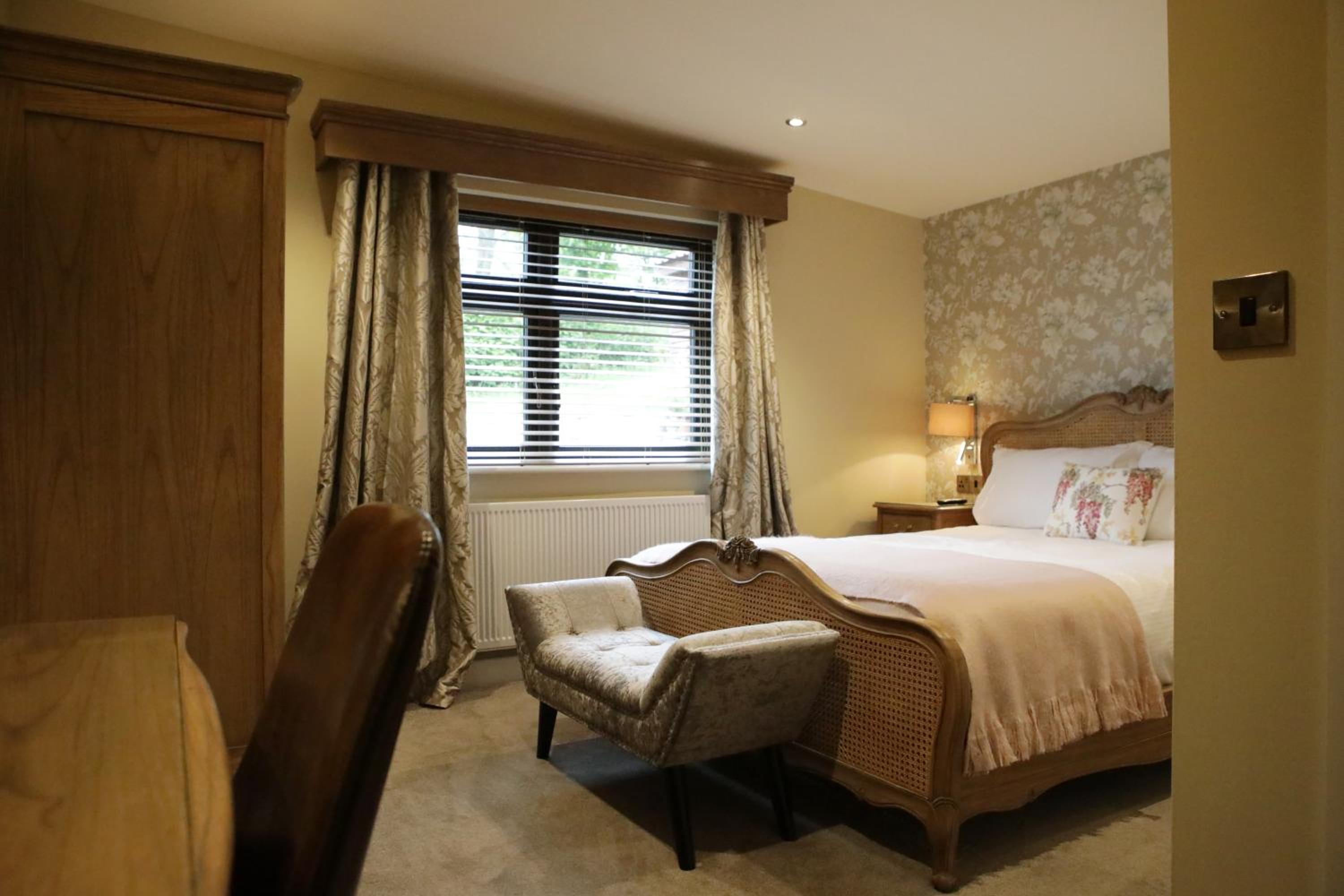 Deluxe King Room photo 1