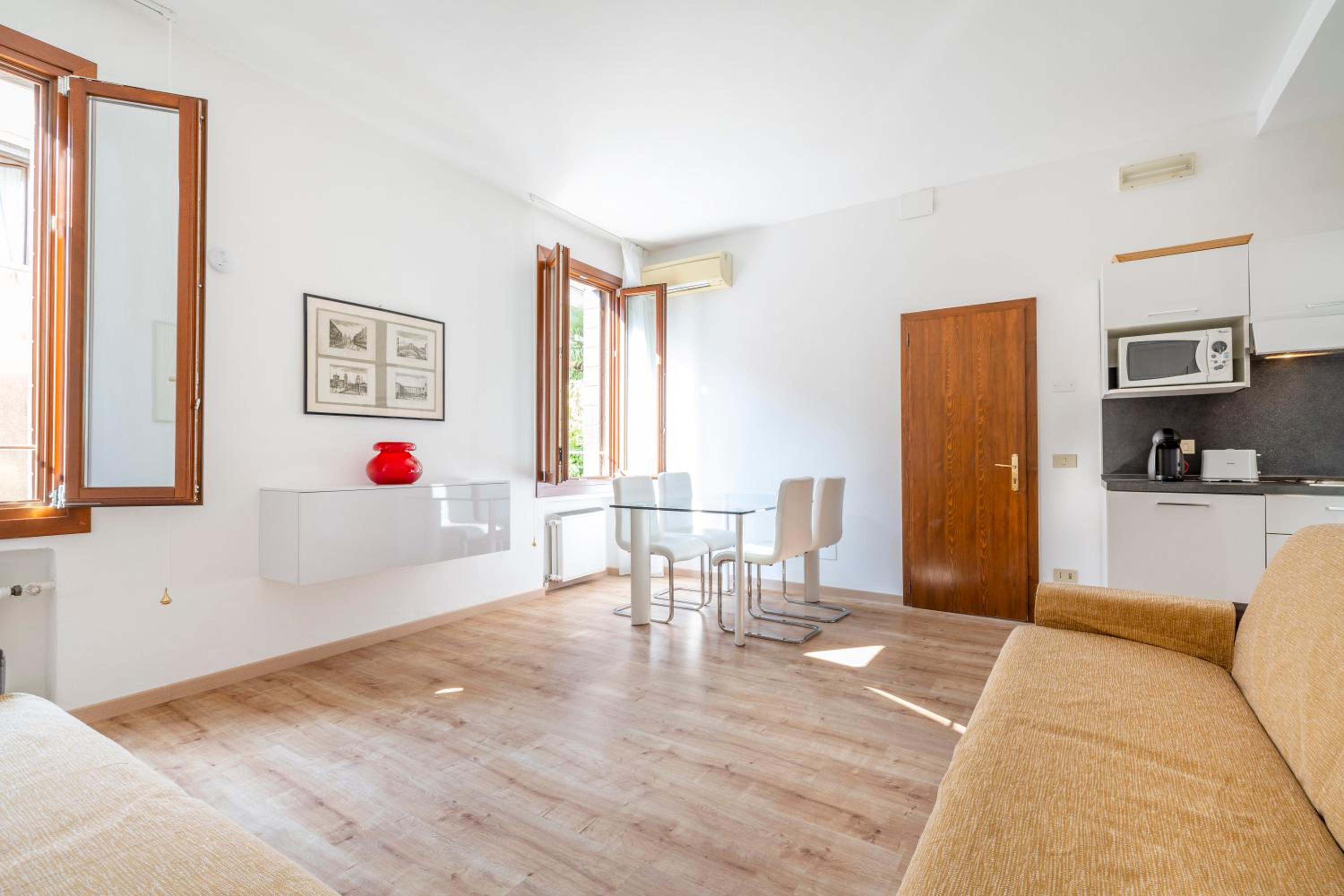 Standard Apartment photo 2