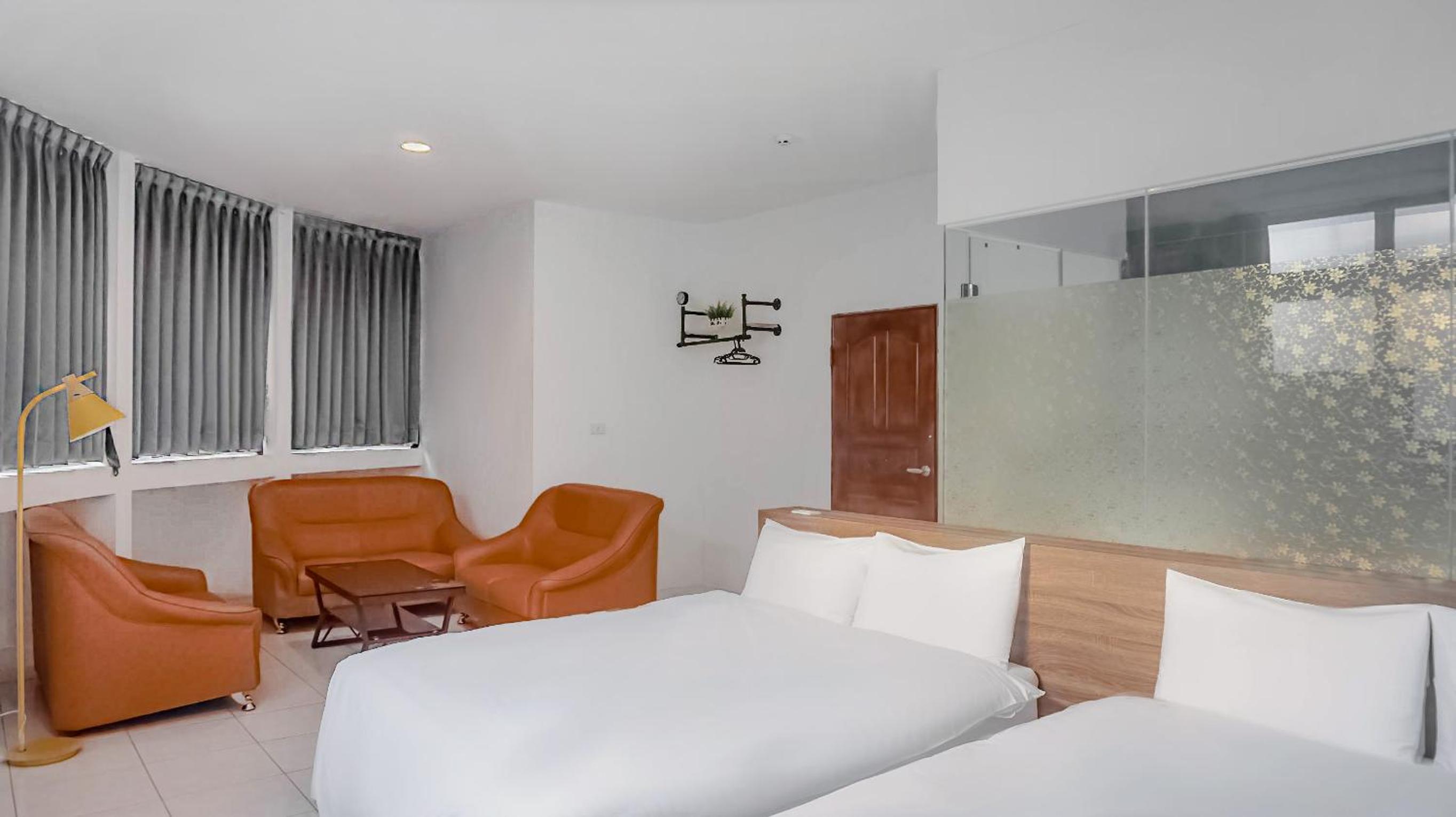 Deluxe Quadruple Room - Photo 6