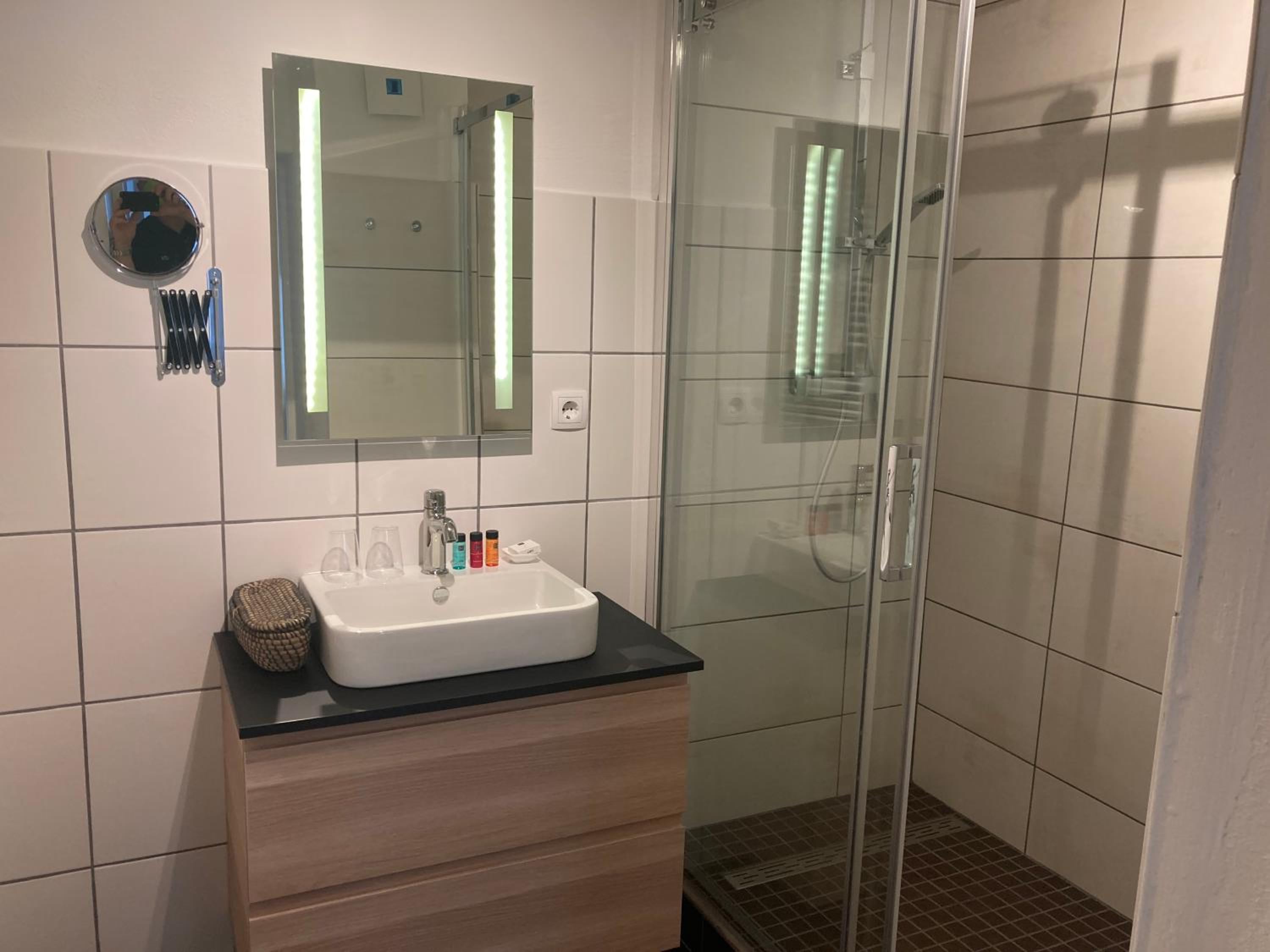 Budget Double Room - Photo 3