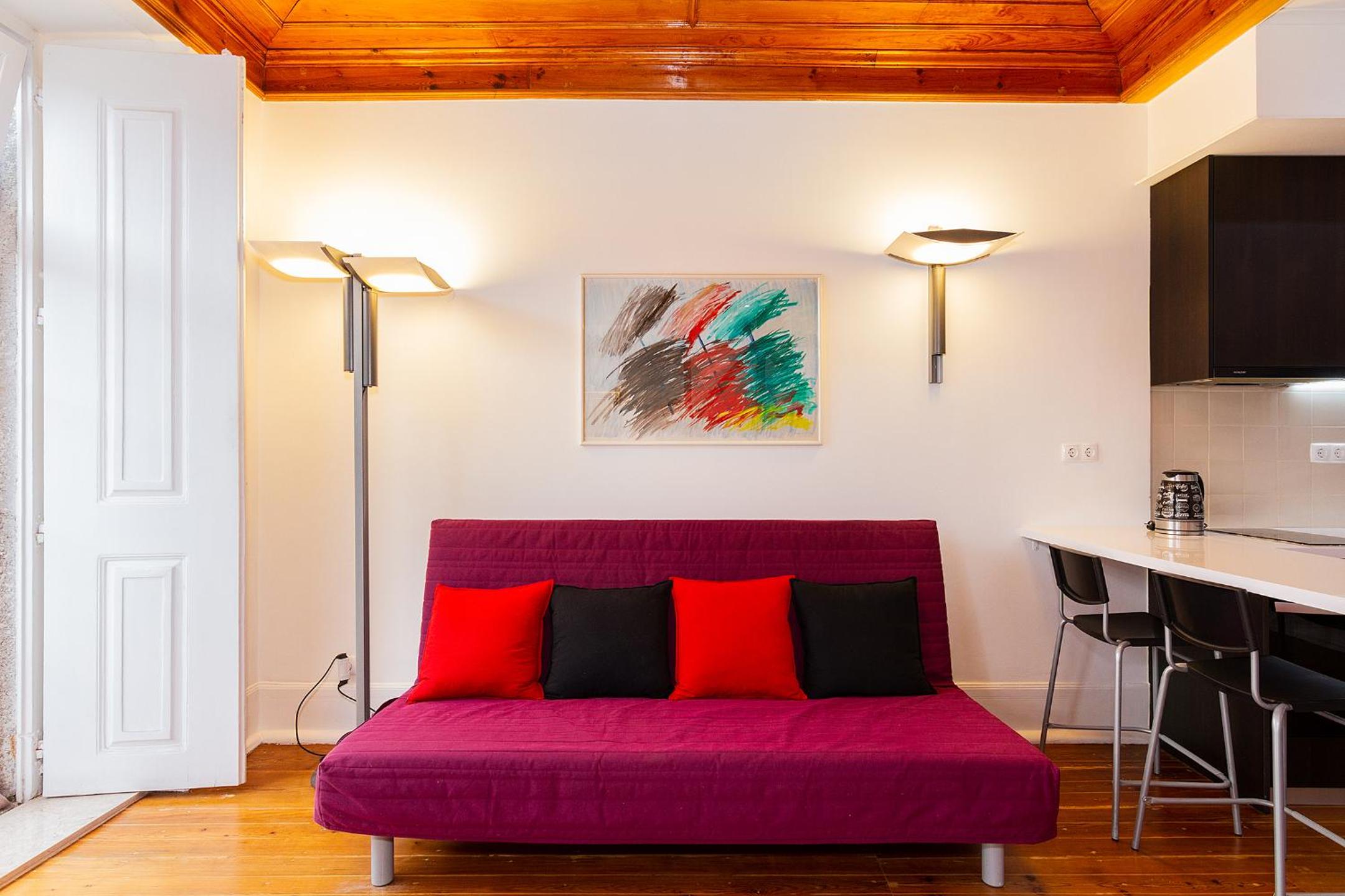 One-Bedroom Apartment - Photo 3