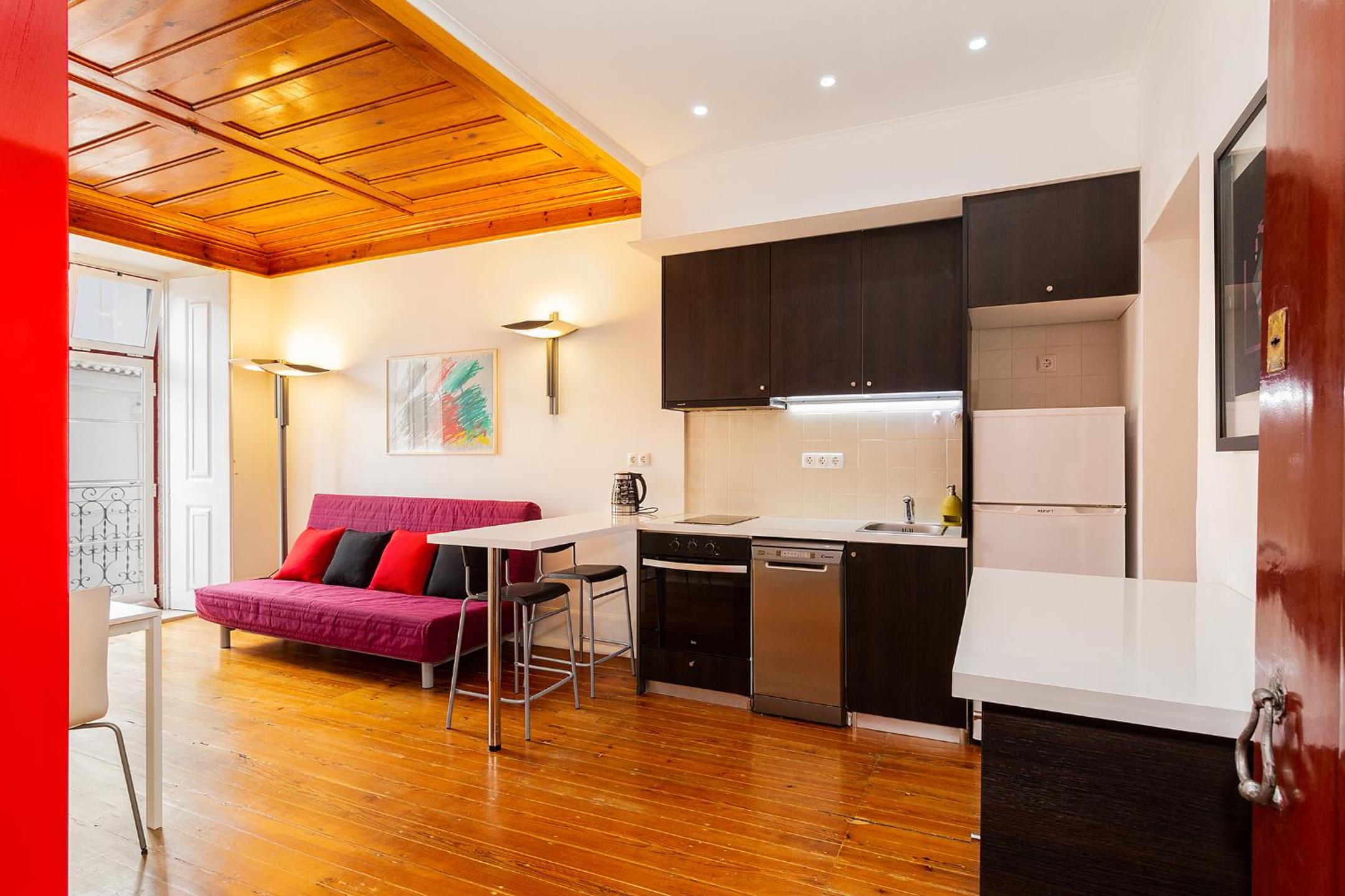 One-Bedroom Apartment - Photo 4