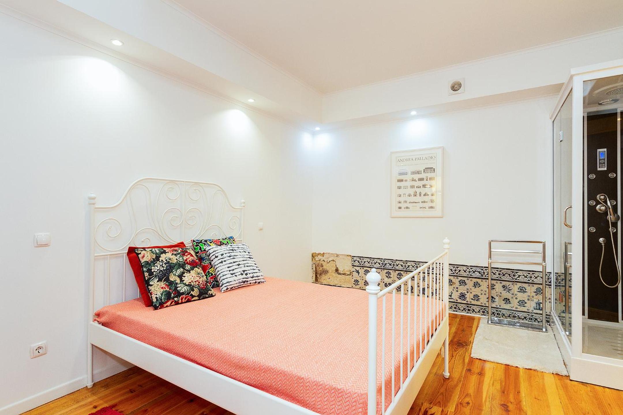 One-Bedroom Apartment - Photo 6
