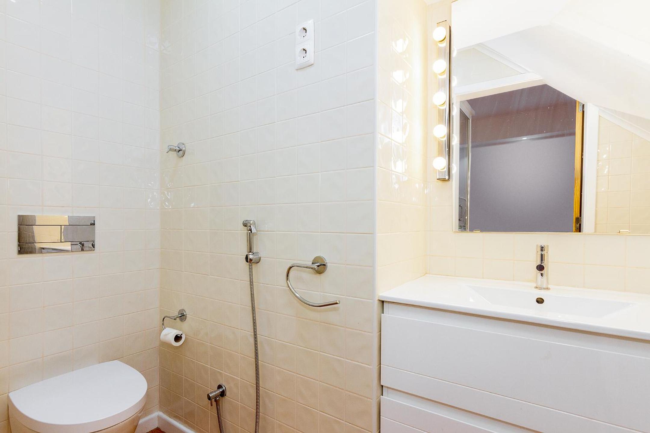 One-Bedroom Apartment - Photo 7