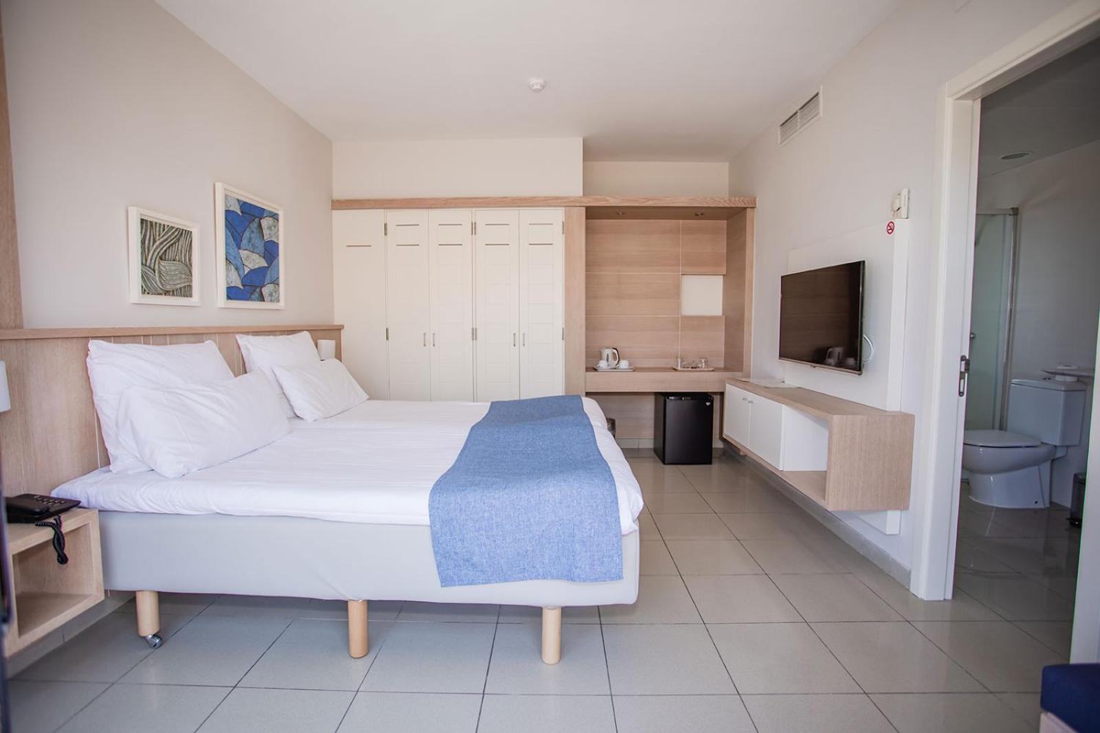Classic 2 bedrooms apartment - 1 Adult + 2 Children