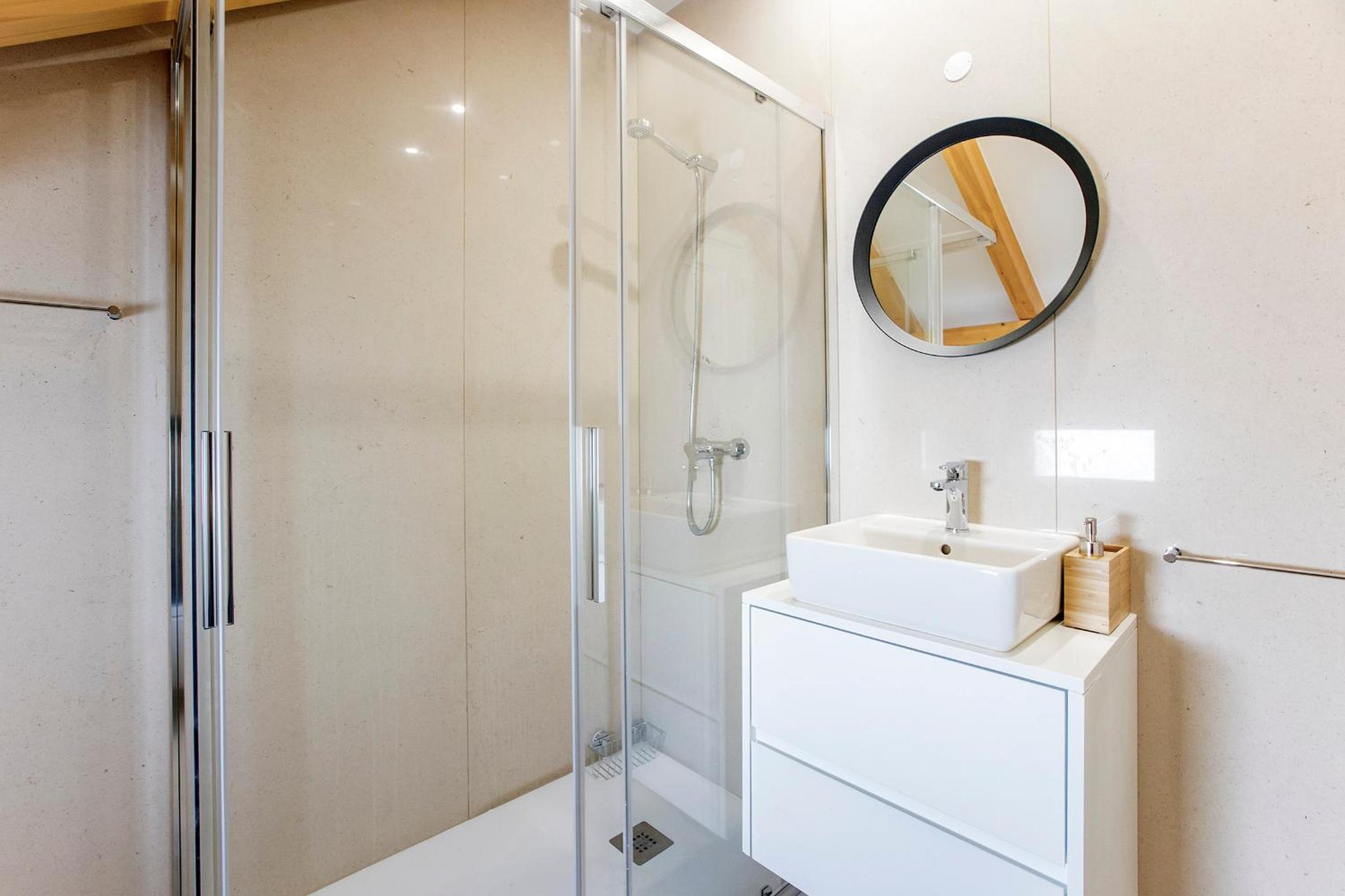 Three-Bedroom Apartment - Photo 8