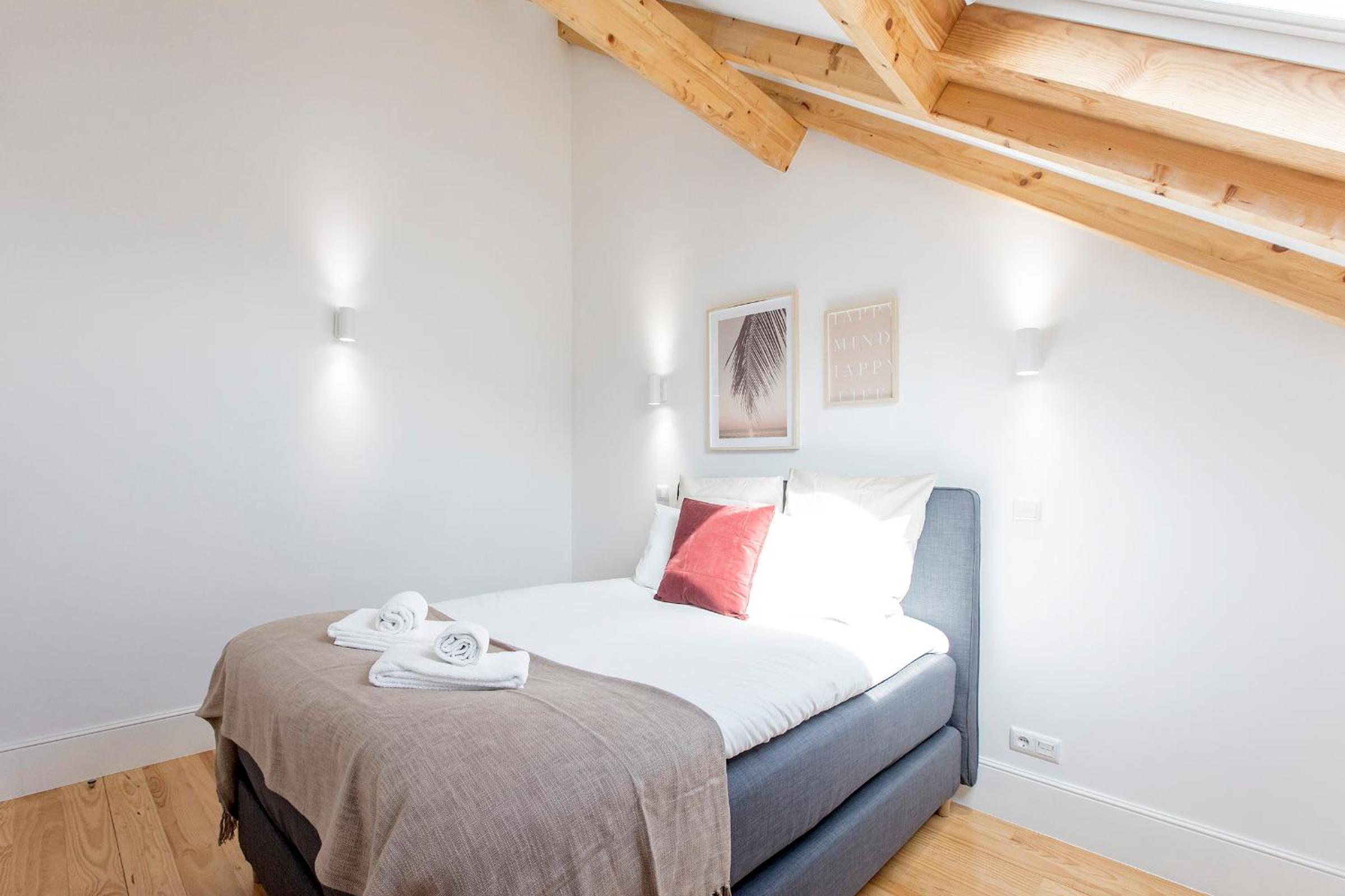 Three-Bedroom Apartment - Photo 16