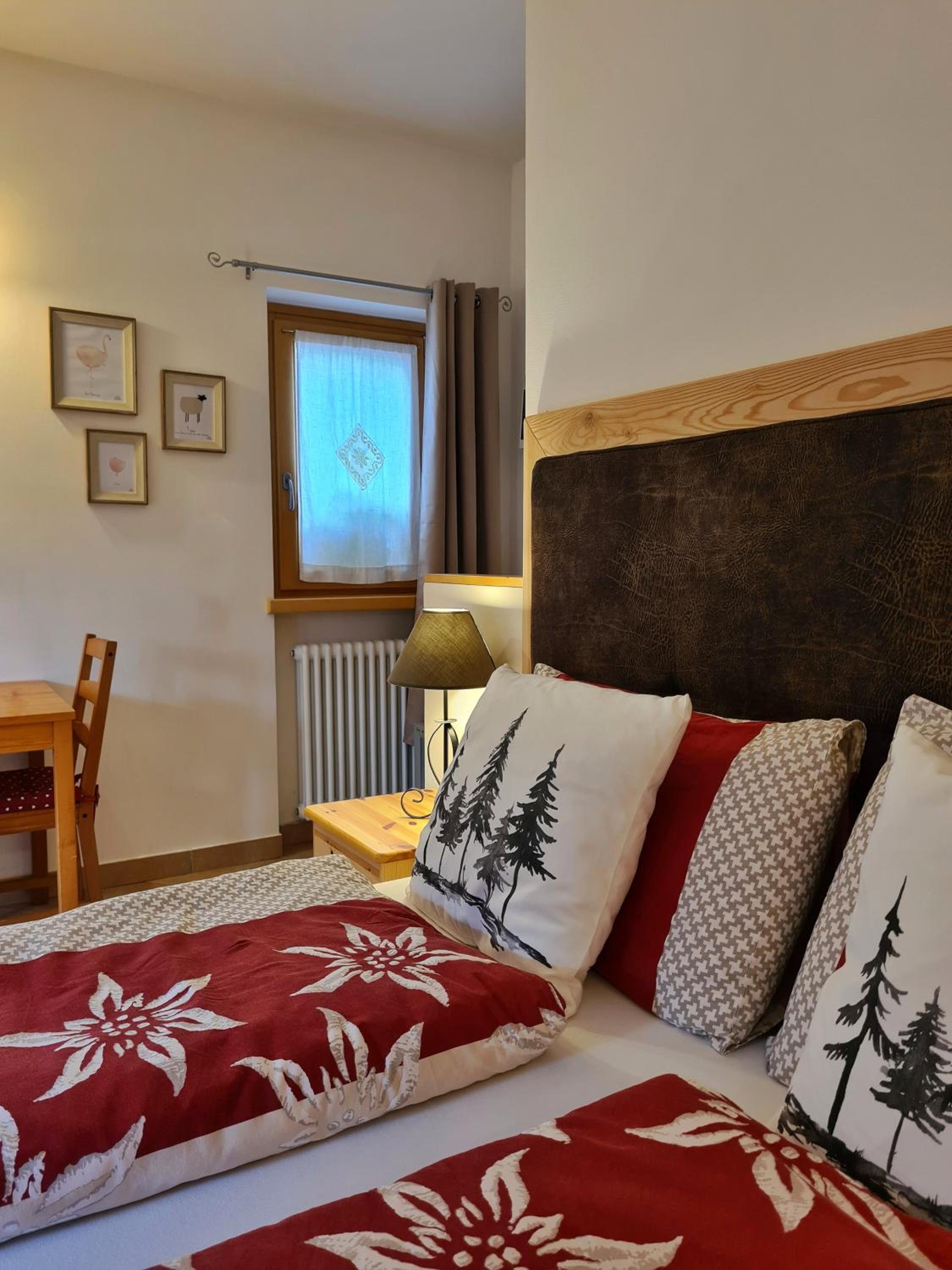 Quadruple Room with Private Bathroom - Photo 1