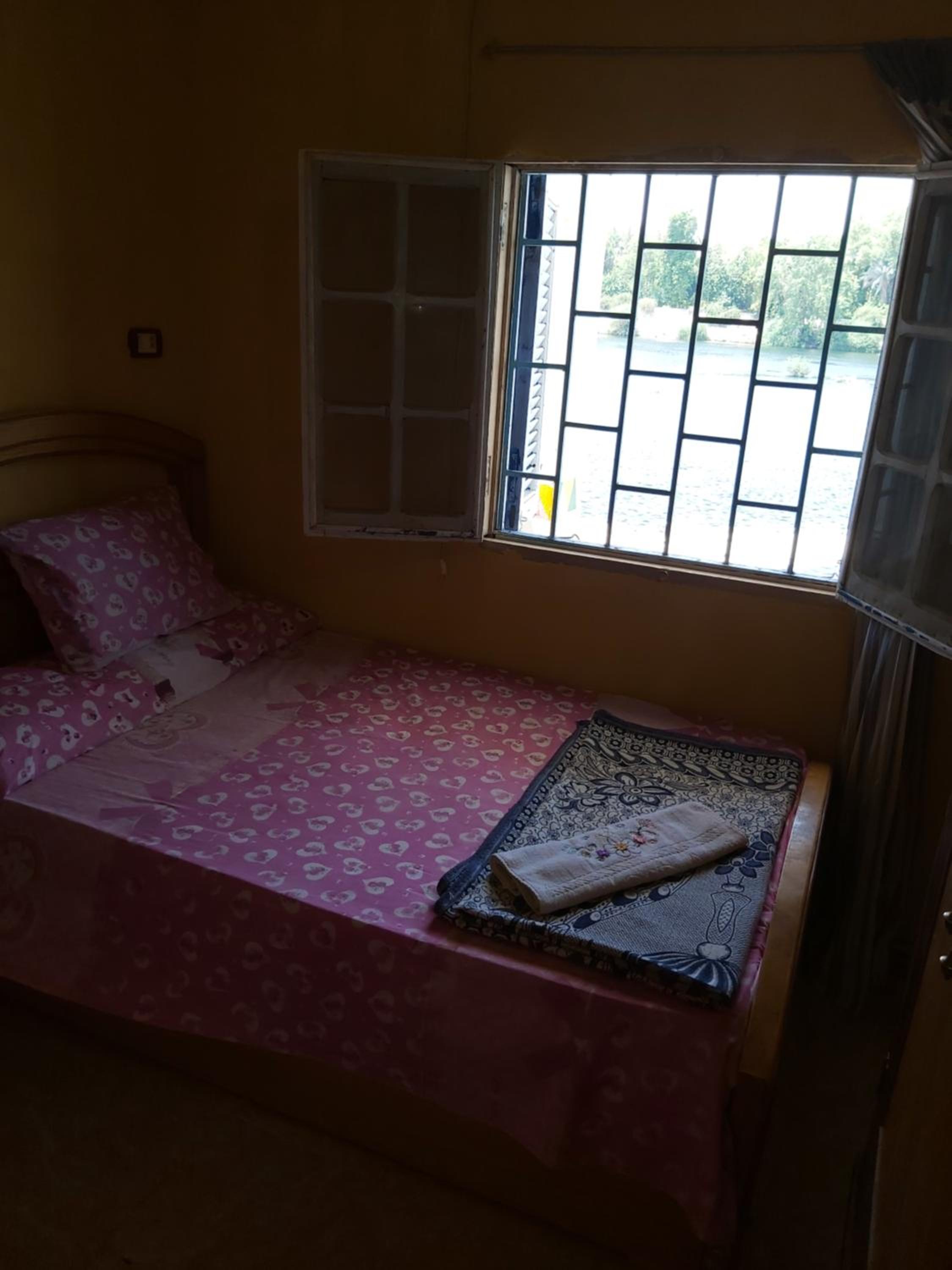 Twin Room - Photo 2