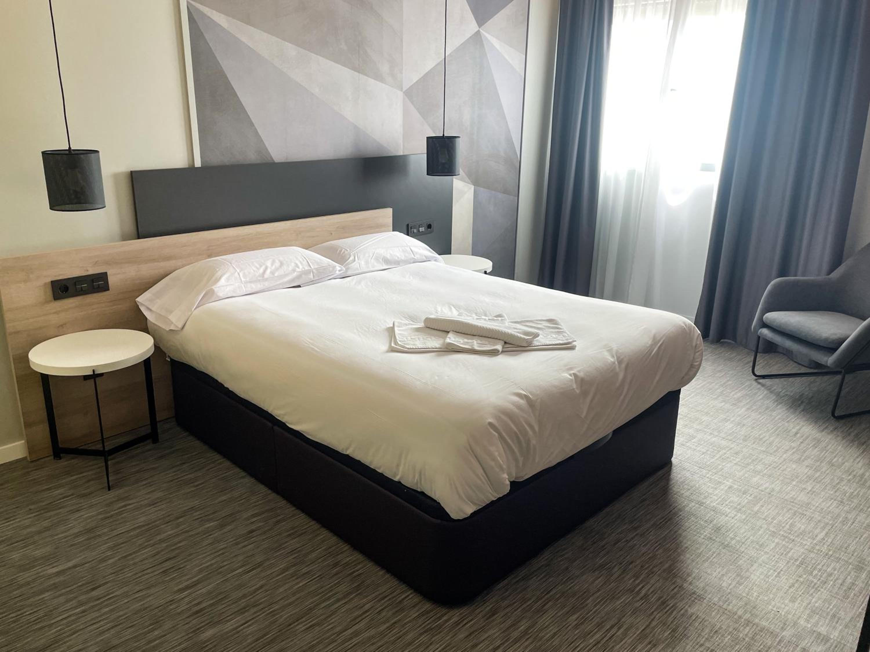 Double Room with Private Bathroom - Photo 1