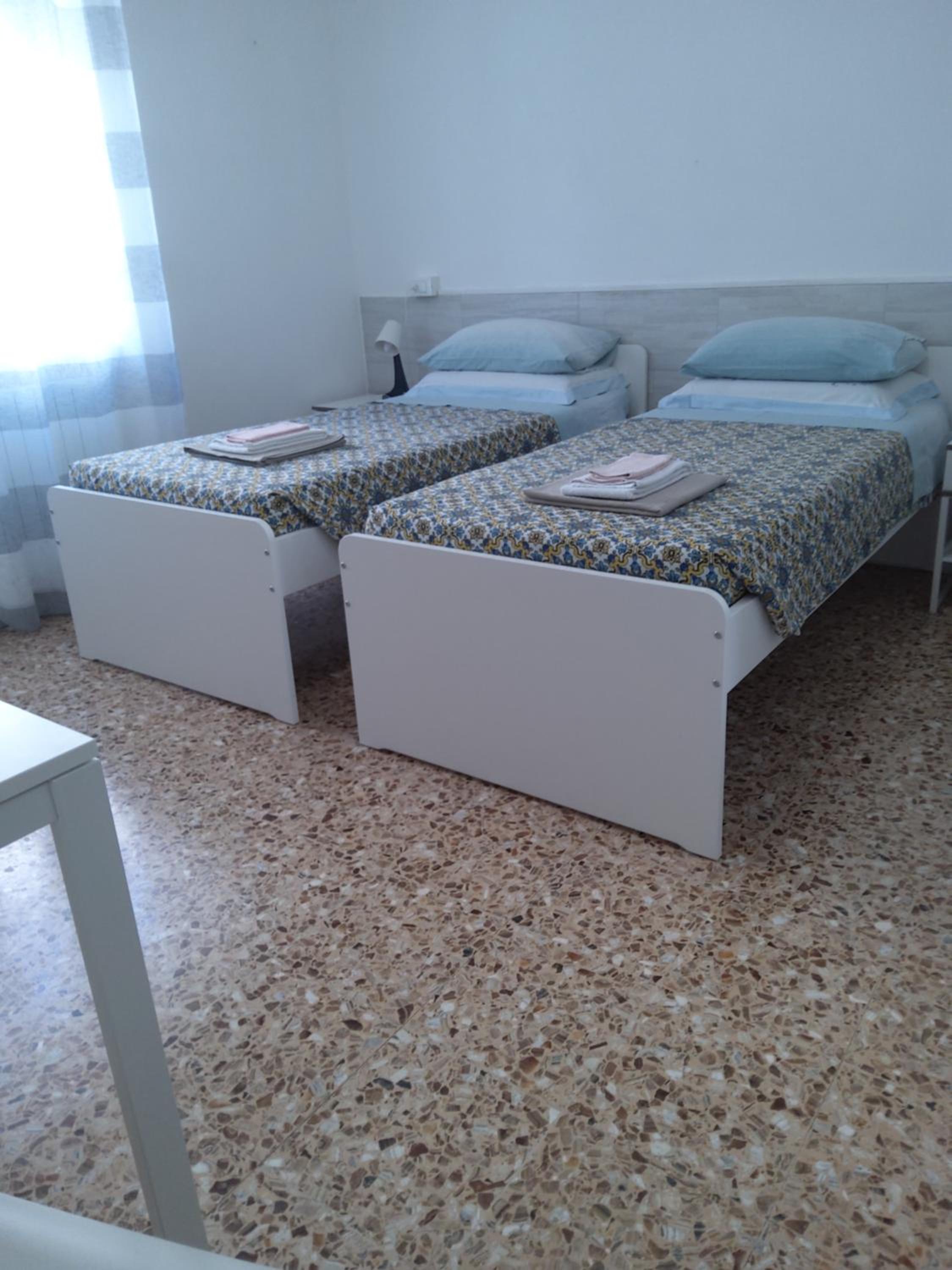 Twin Room - Photo 1