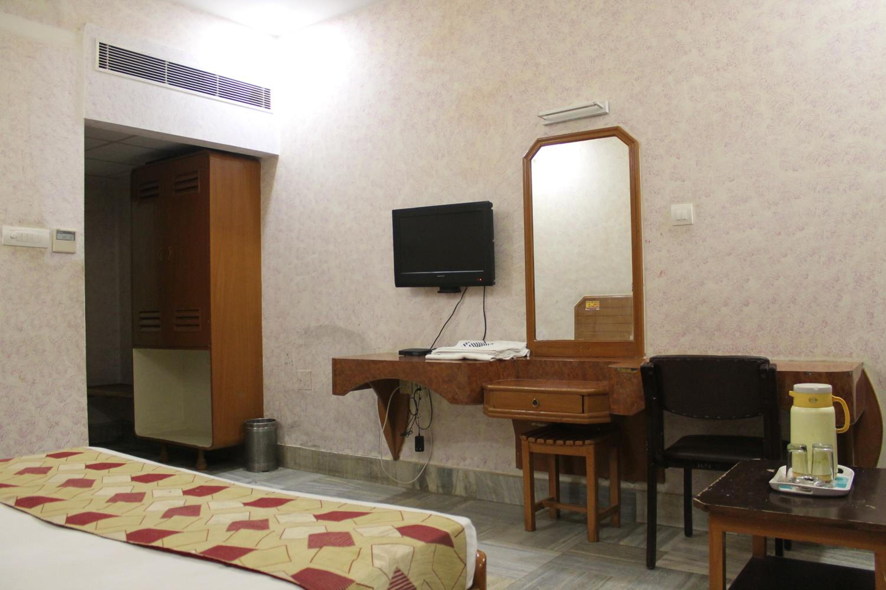 Deluxe Room - Photo 2