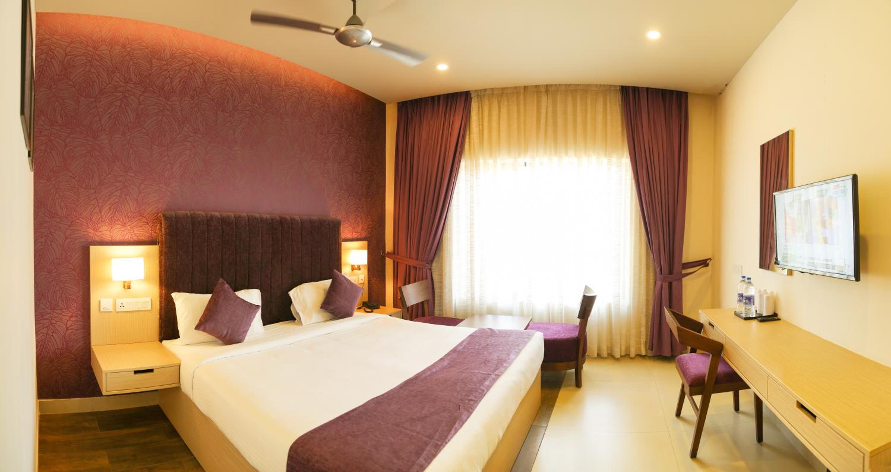Large Double Room - Photo 4