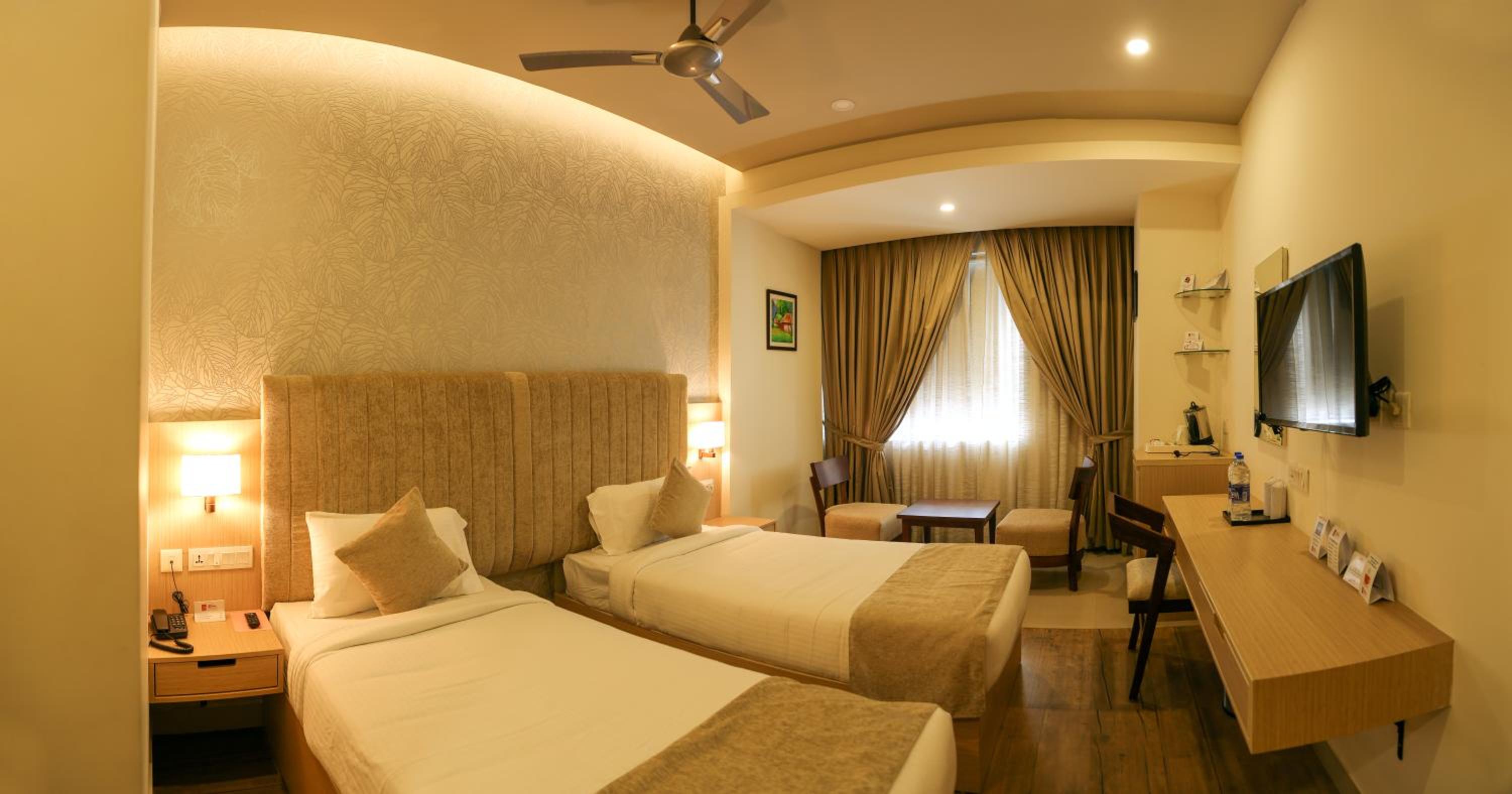 Large Double Room - Photo 3