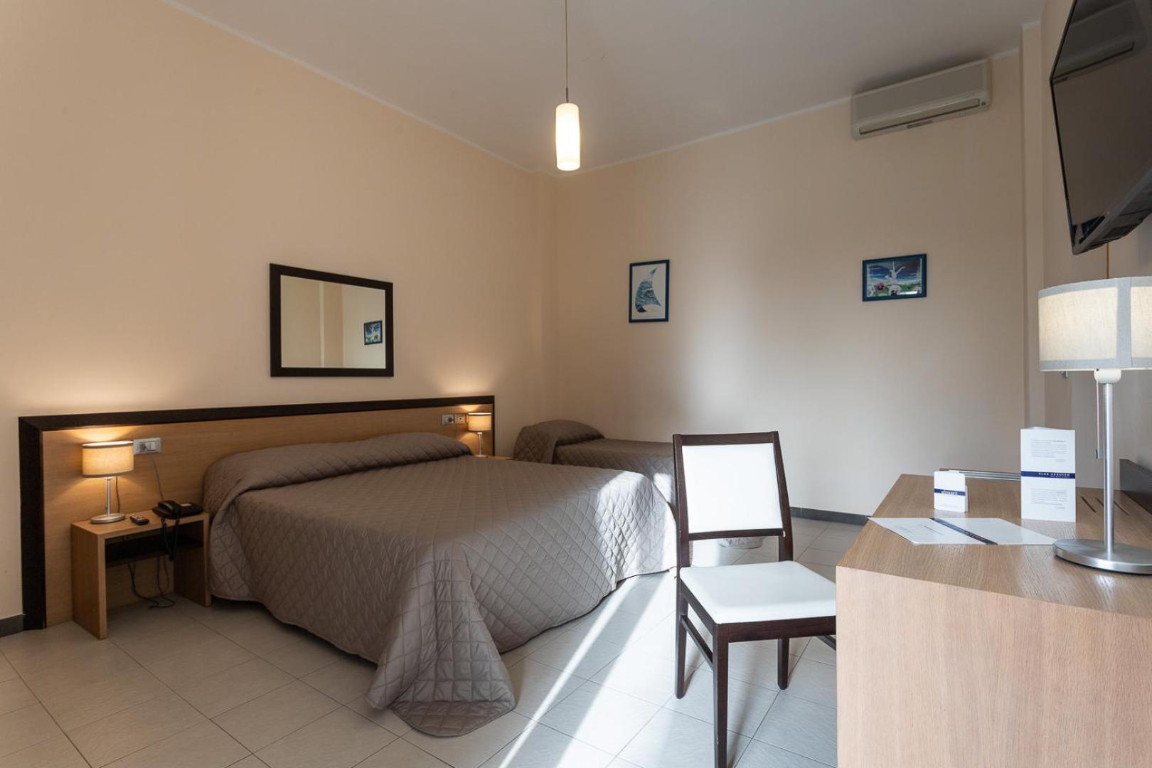 Triple Room with Balcony - Photo 1