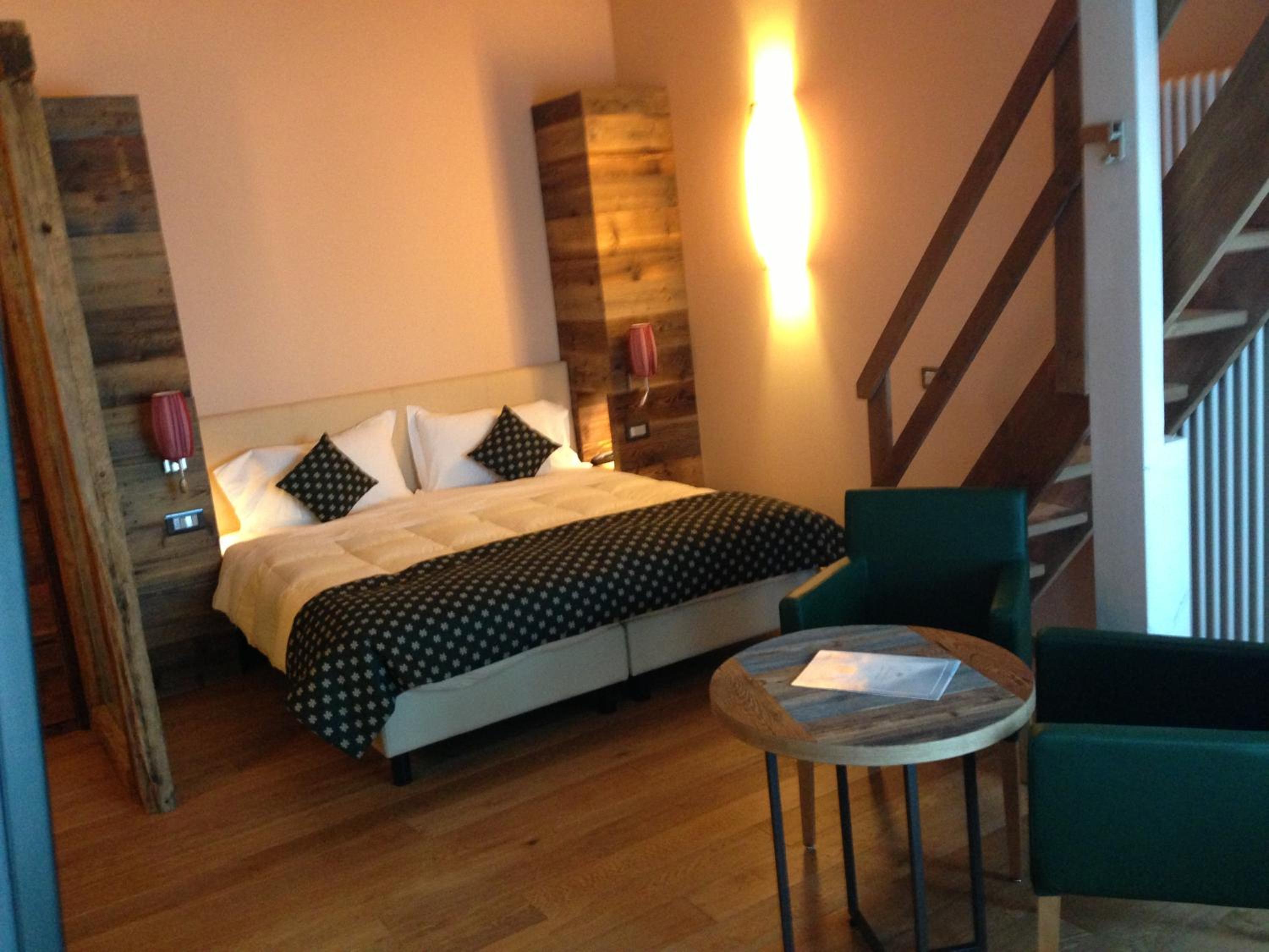 Deluxe Suite - Photo 2