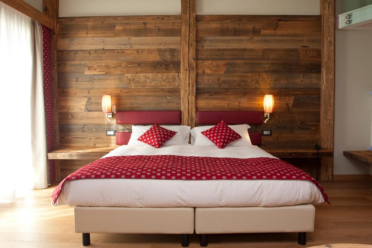 Deluxe Suite with Spa Bath - Photo 4