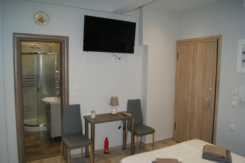 One-Bedroom Apartment - Photo 13