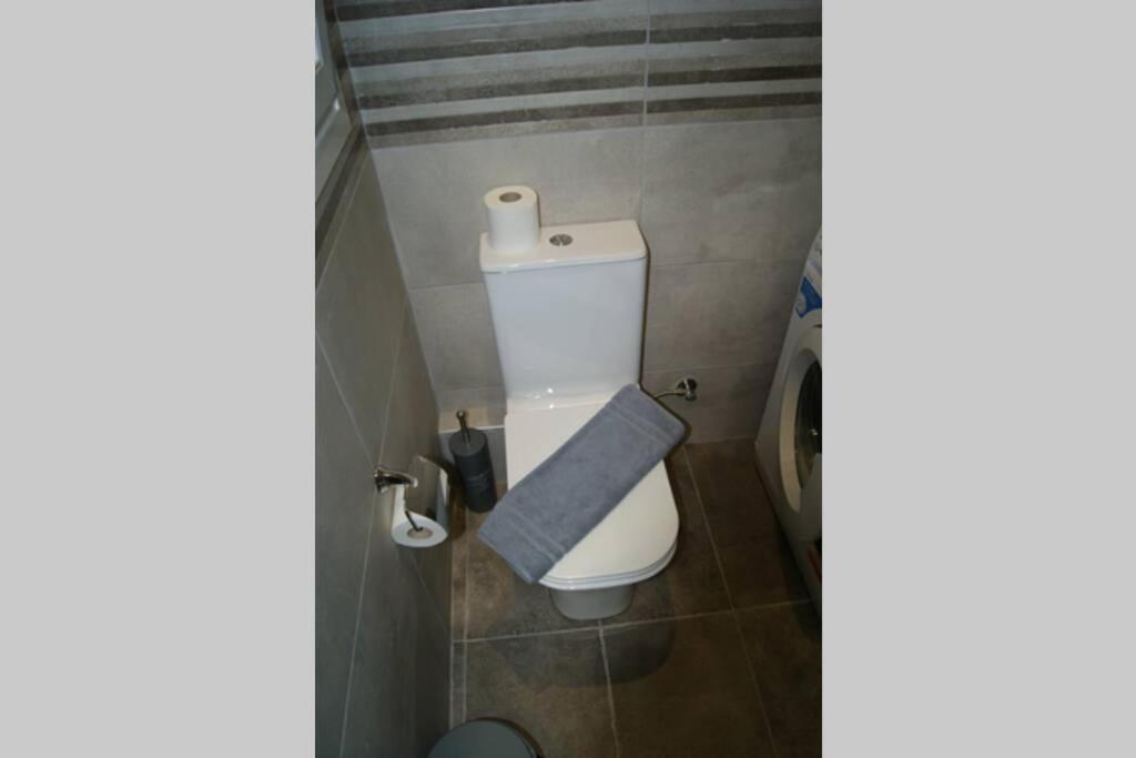 One-Bedroom Apartment - Photo 4