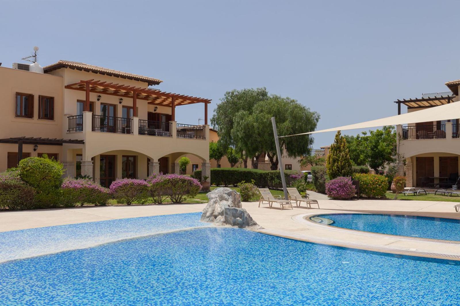 Two-Bedroom Apartment with Shared Pool photo 2