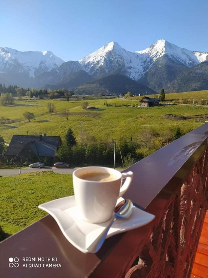Apartment with Mountain View