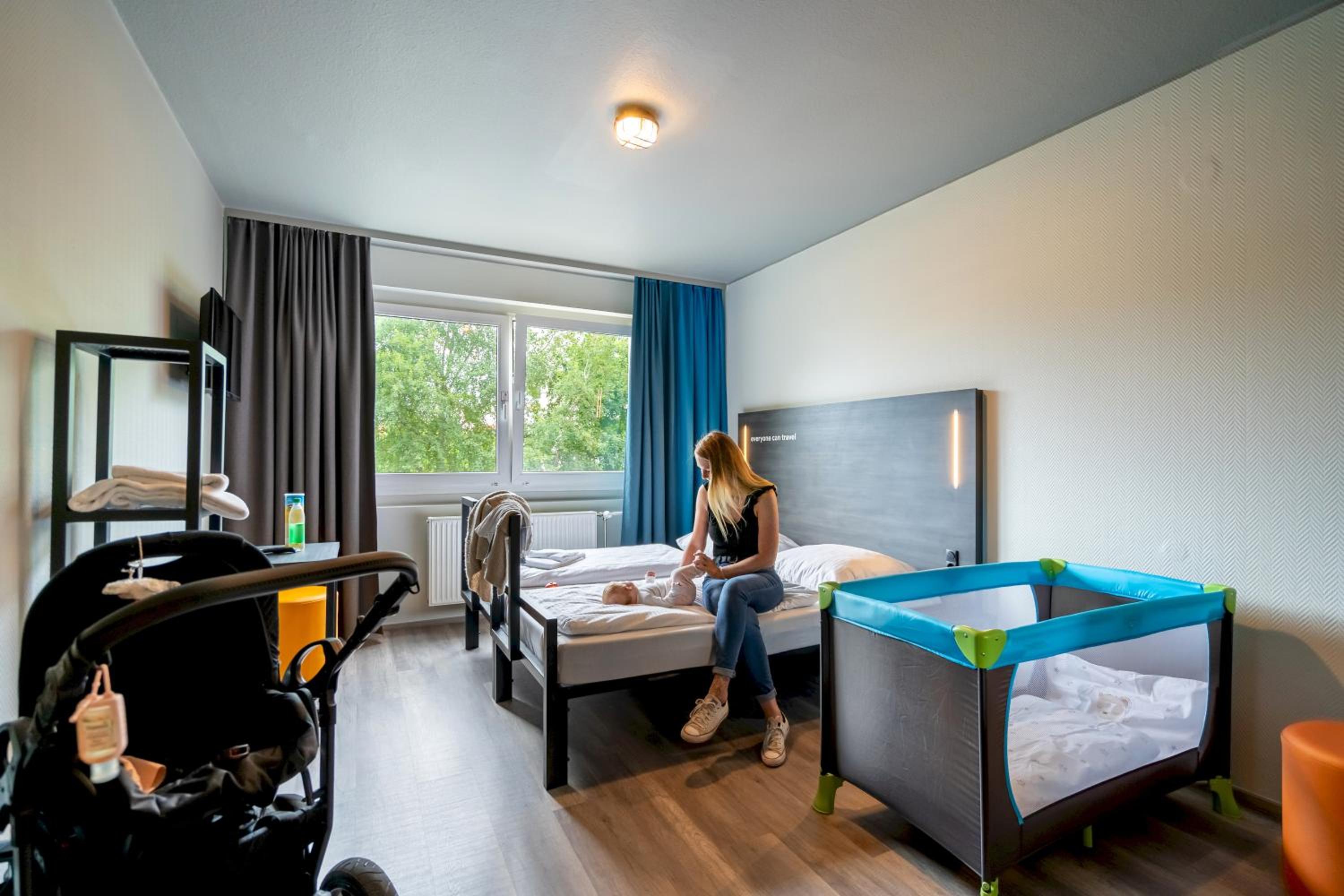 Twin Room - Photo 3