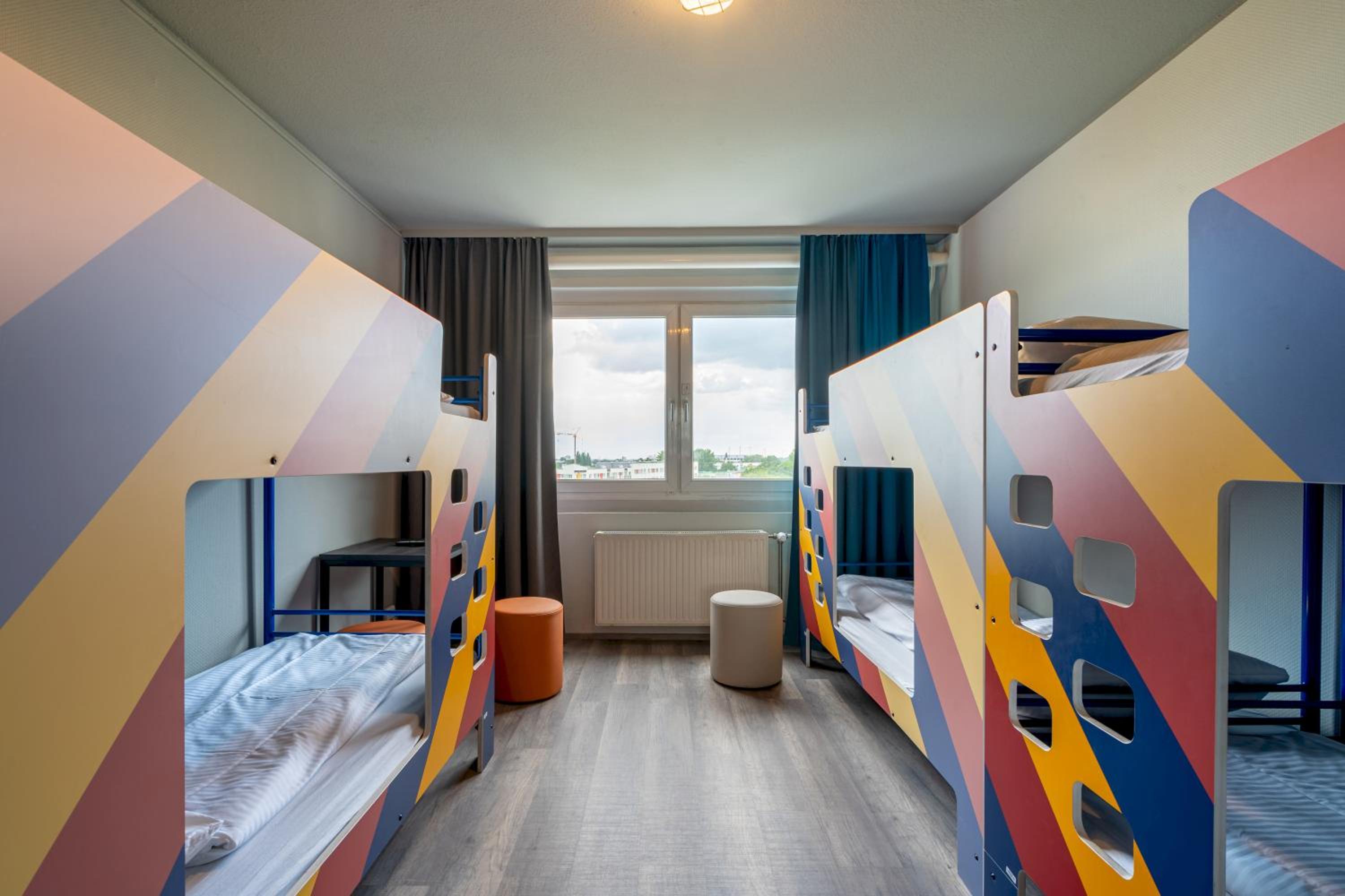 Bed in 6-Bed Dormitory Room photo 1