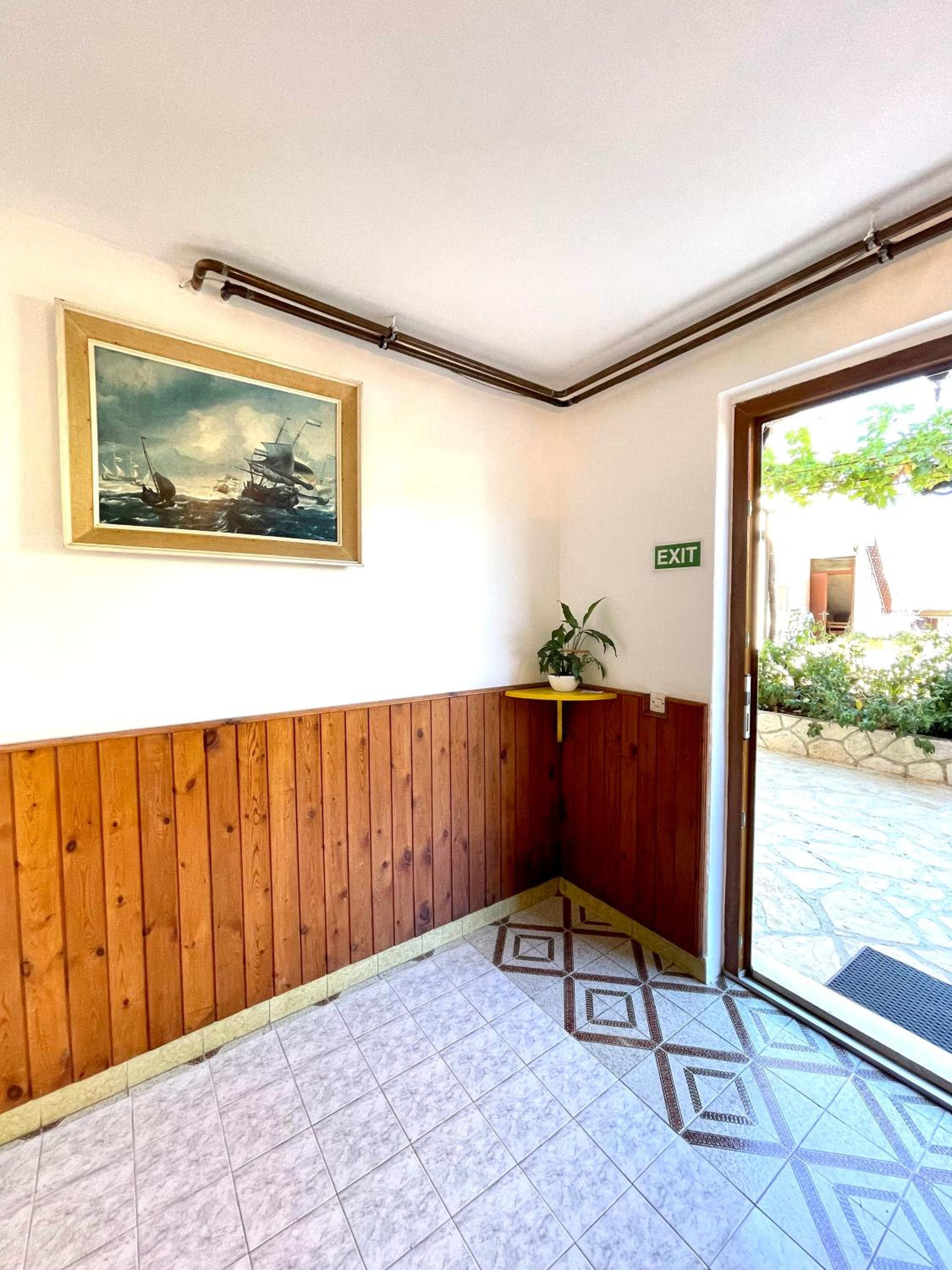 Apartment - Ground Floor photo 2