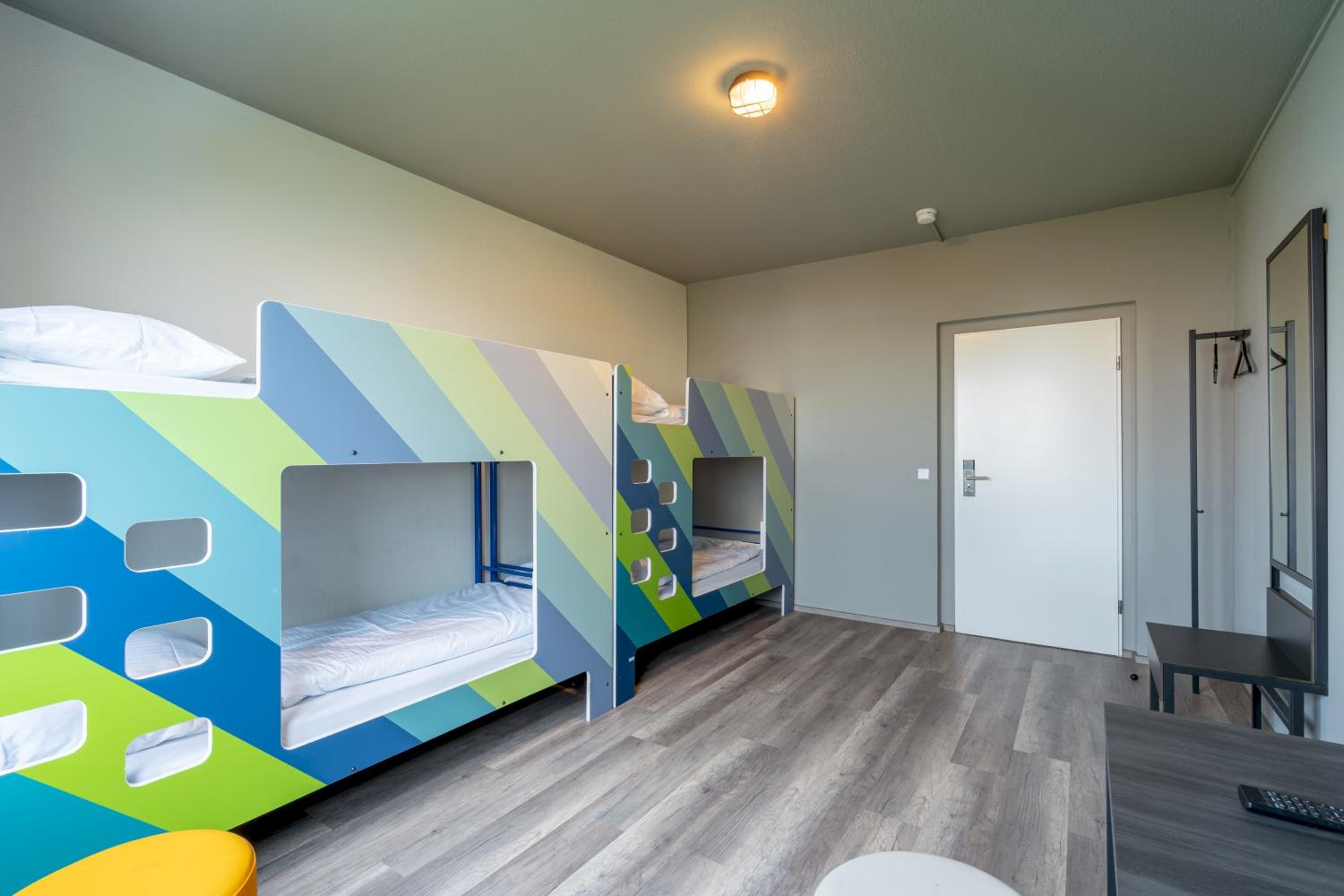 Bed in 4-Bed Dormitory Room photo 3