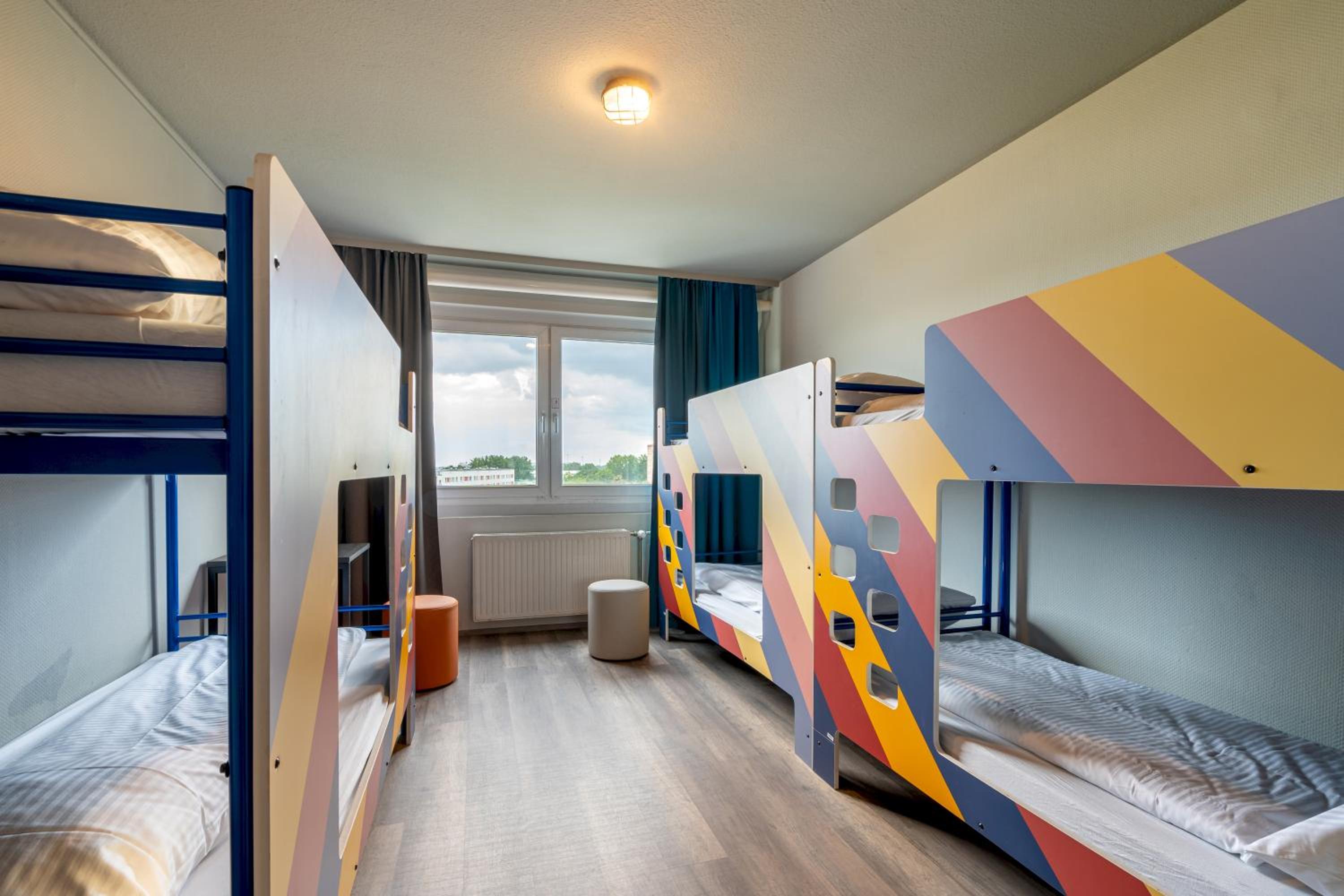 Bed in 6-Bed Dormitory Room photo 3