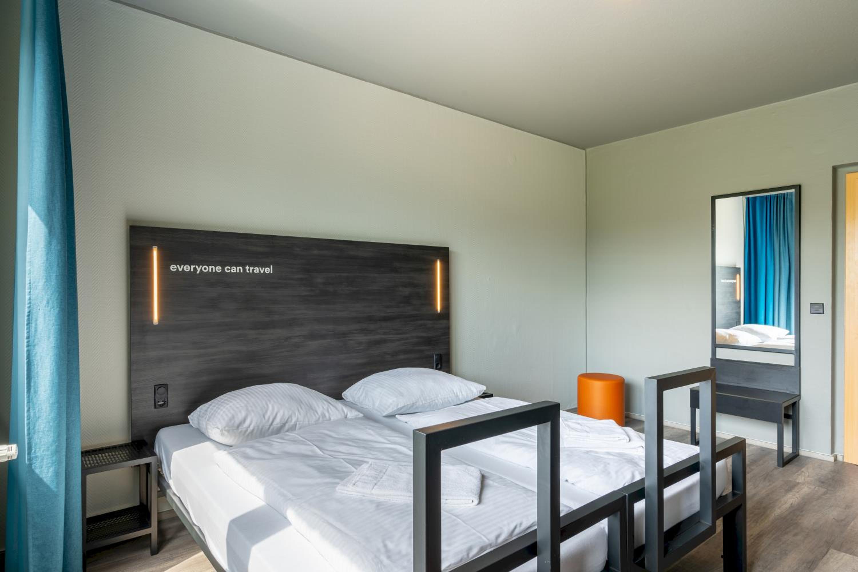 Twin Room - Photo 6
