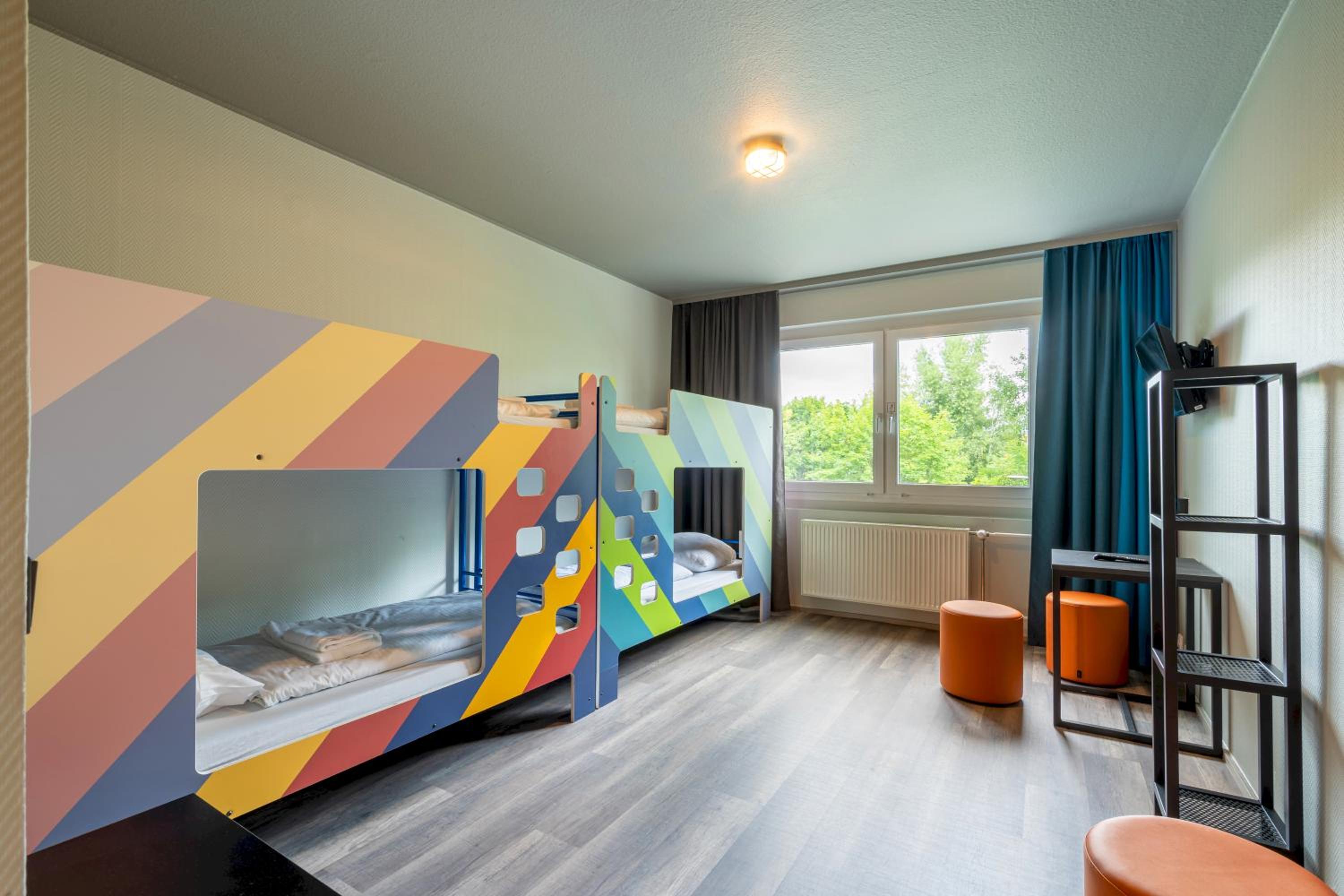 Bed in 4-Bed Dormitory Room photo 1