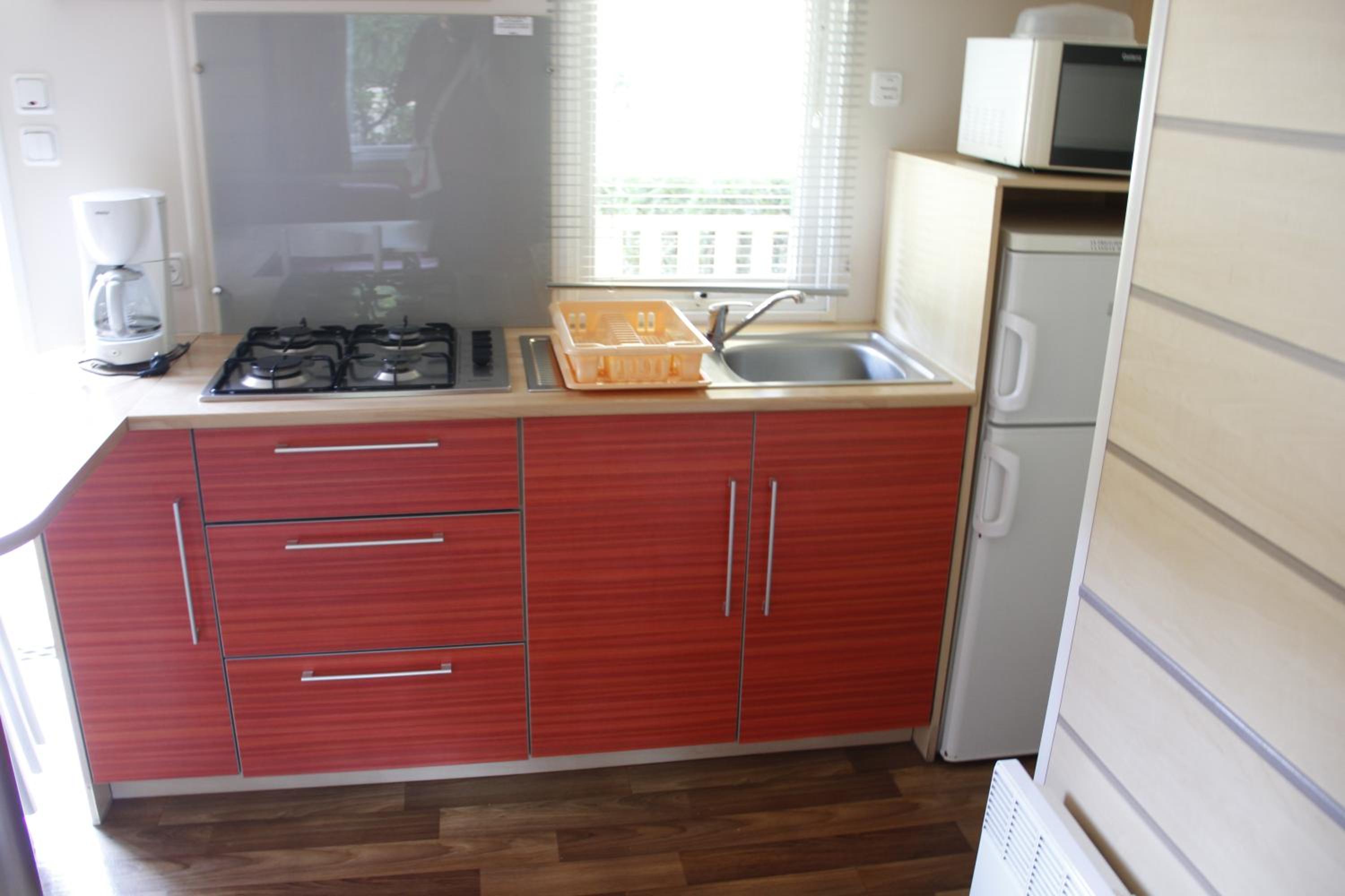 Mobile Home - Photo 4