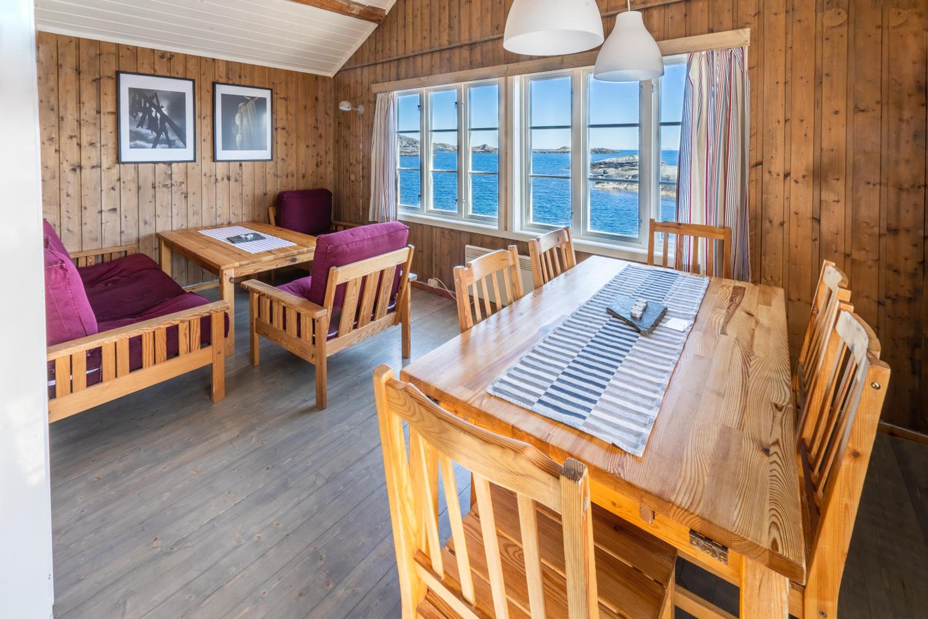 Sea View Three-Bedroom House - Photo 3