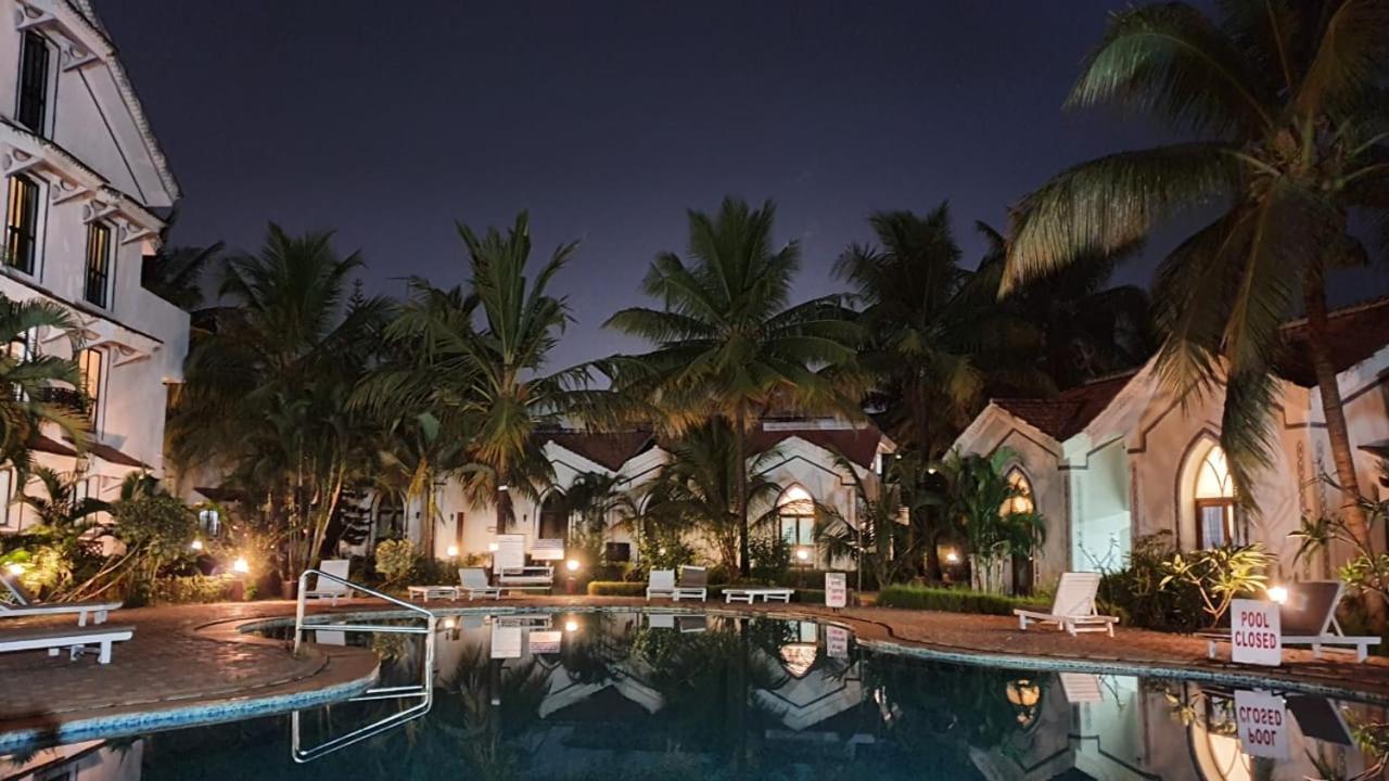 Three-Bedroom Villa with Pool View - Photo 3