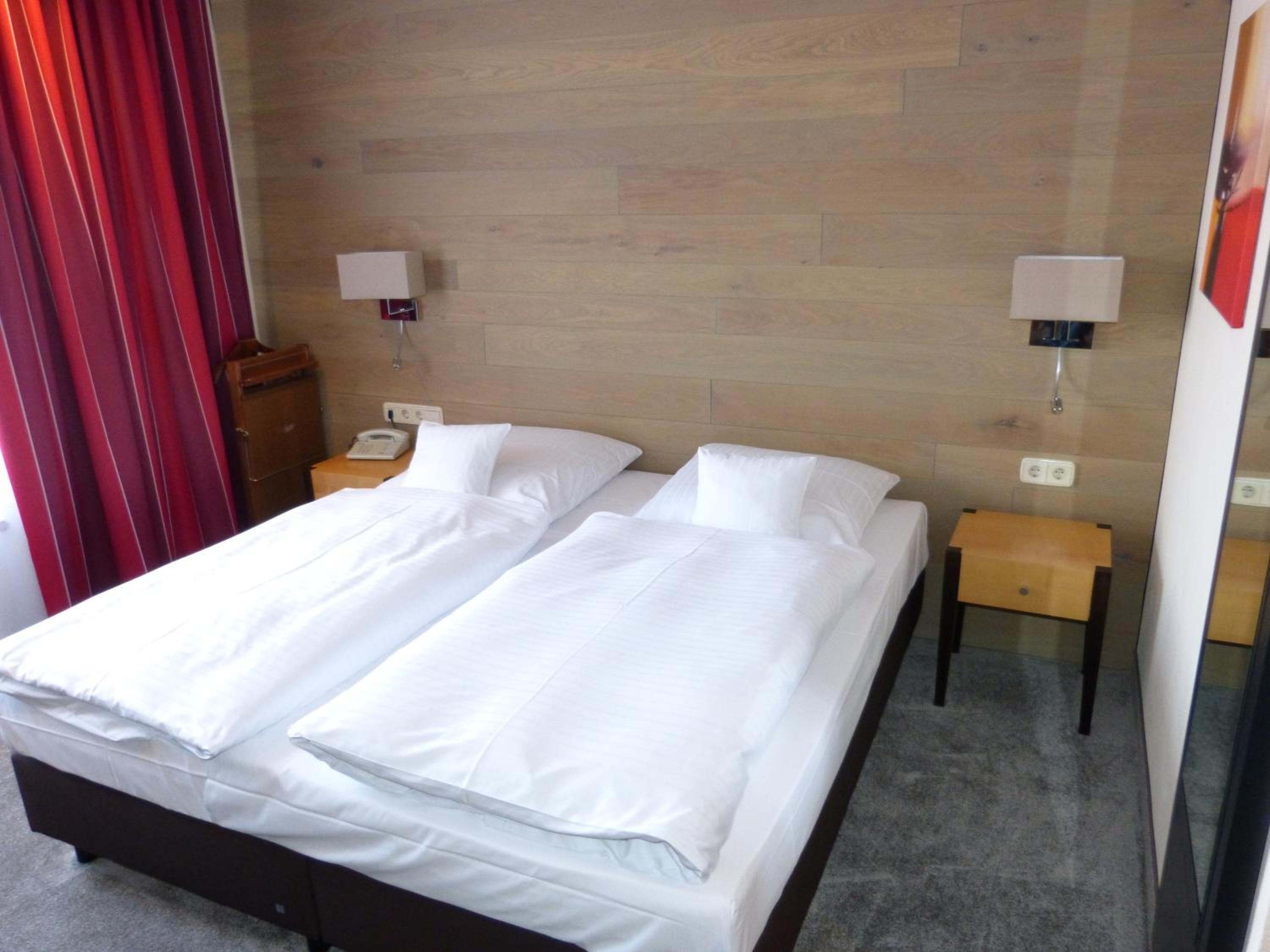 Standard Double Room - Photo 1