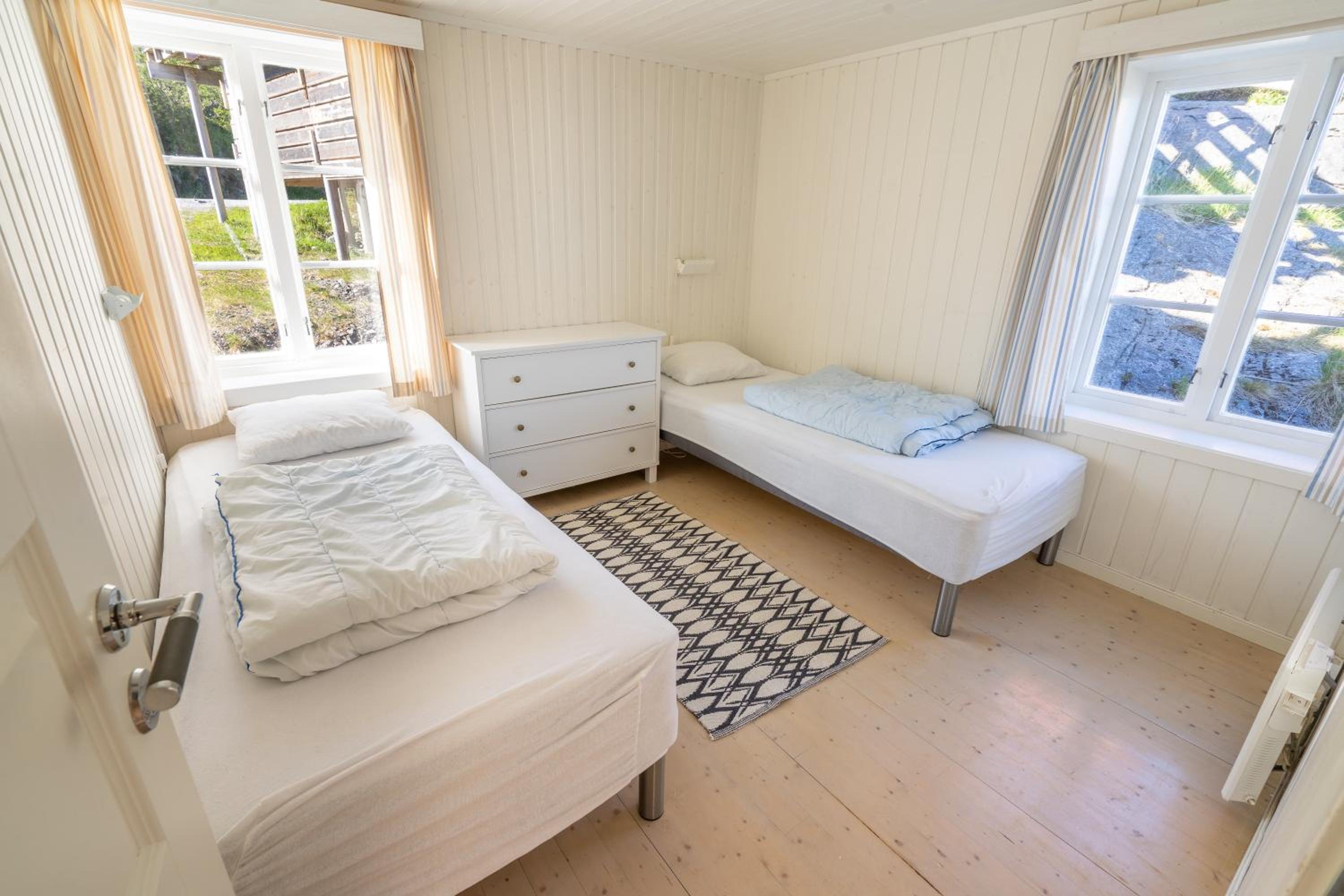 Sea View Three-Bedroom House - Photo 1
