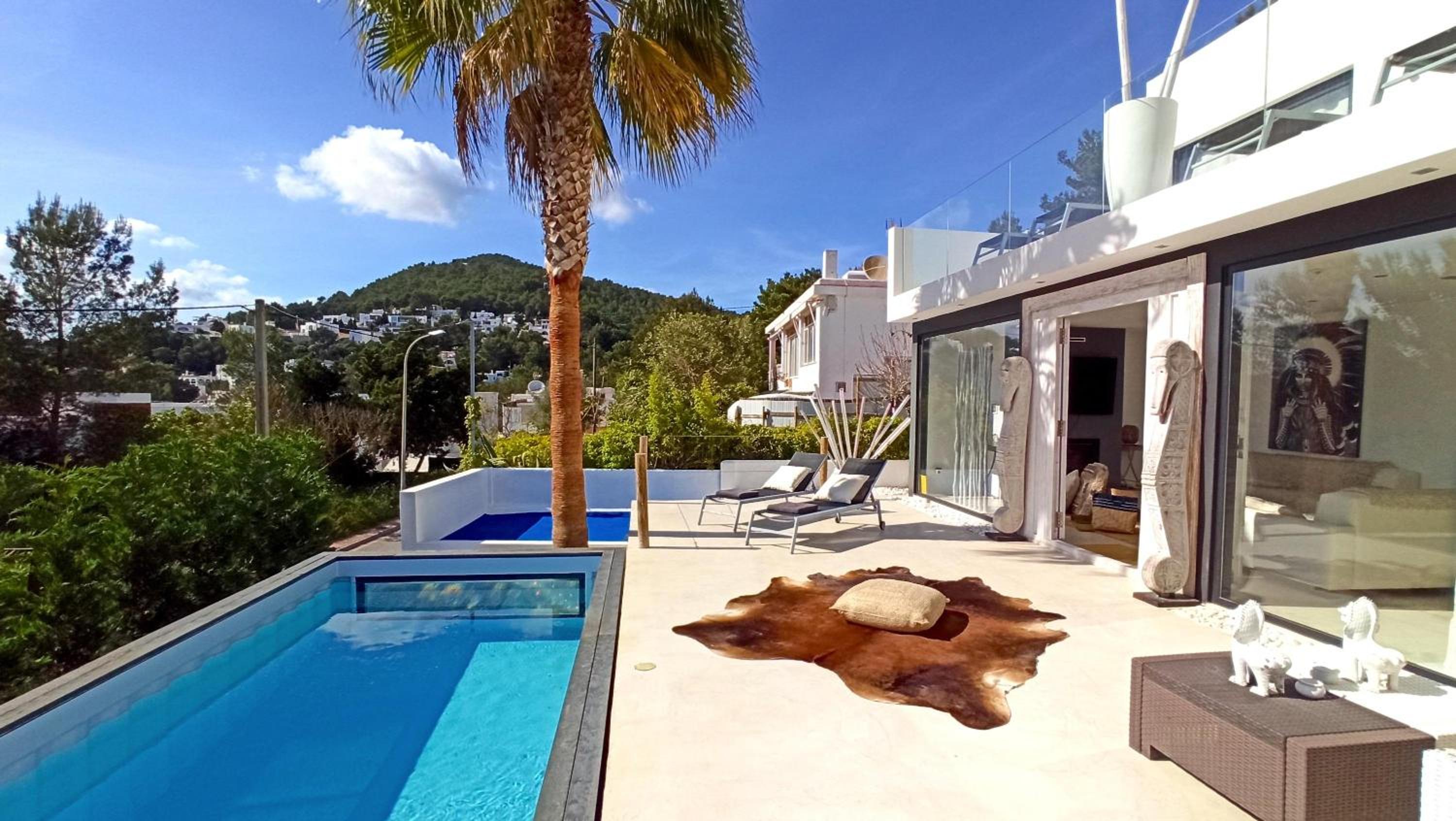 Villa photo 2