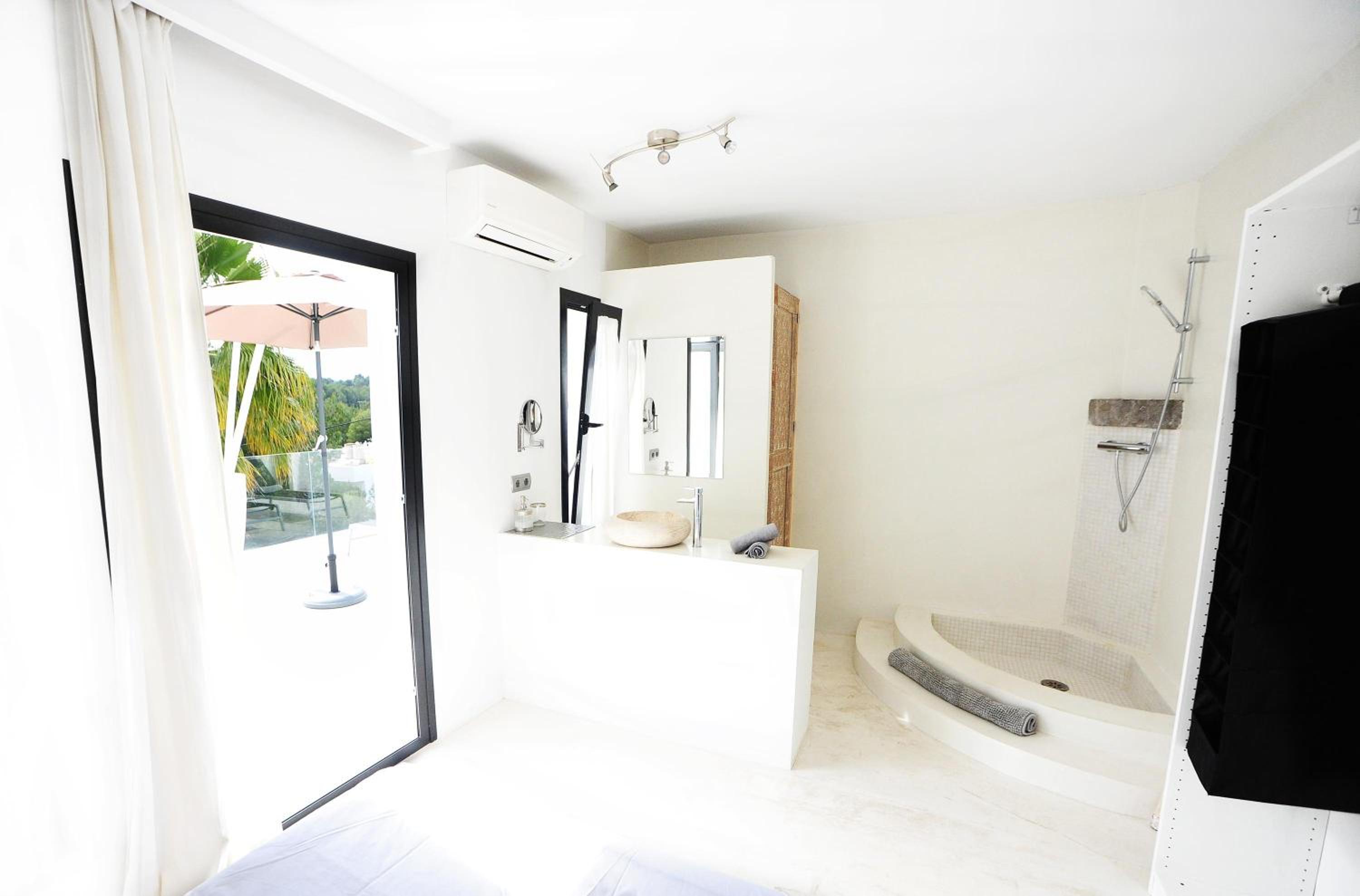 Villa photo 3