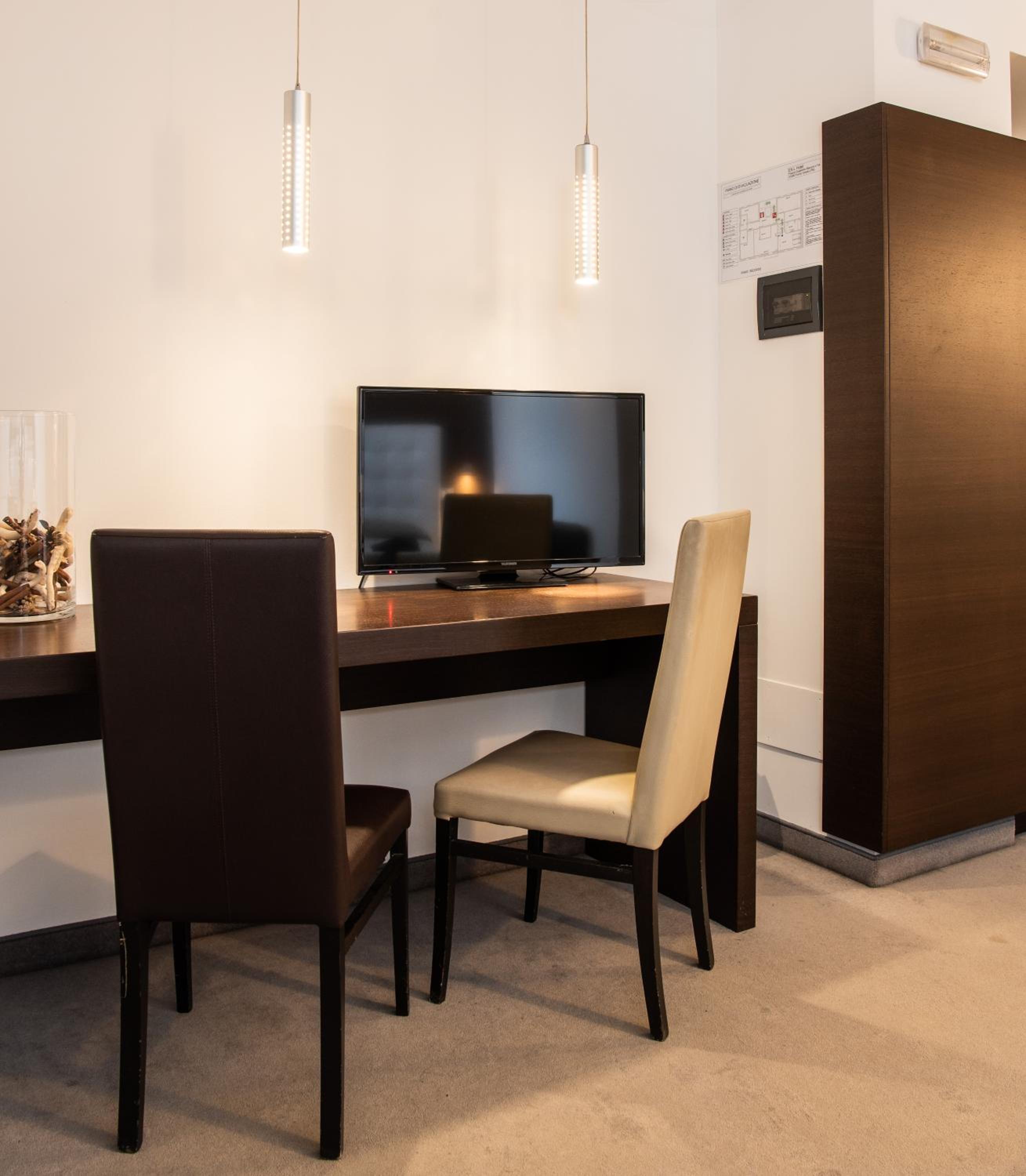 Standard Double Room - Photo 7