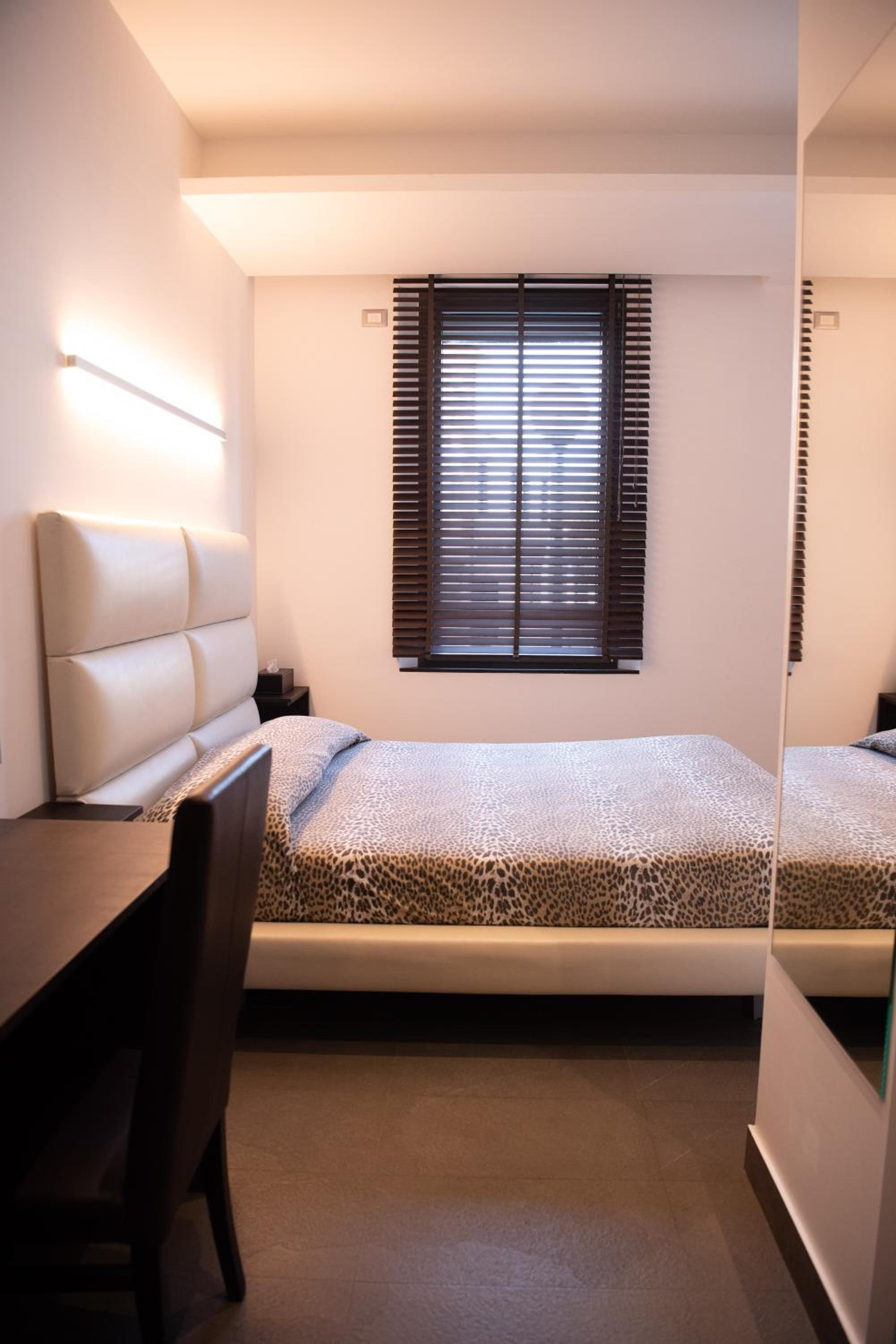 Standard Double Room - Photo 14