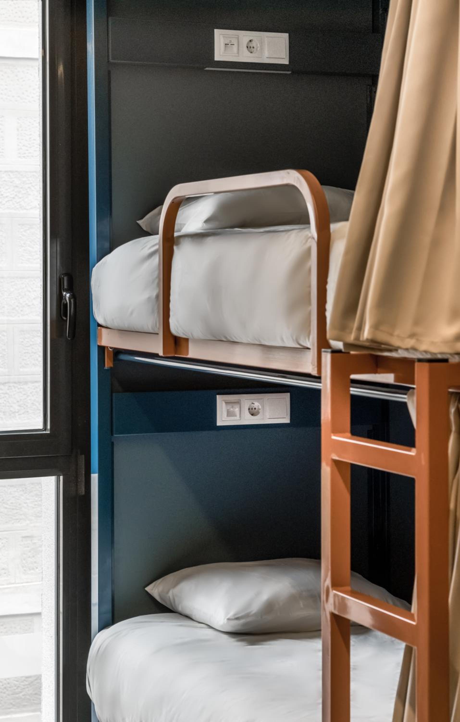 4-Bed Mixed Dormitory Room photo 2