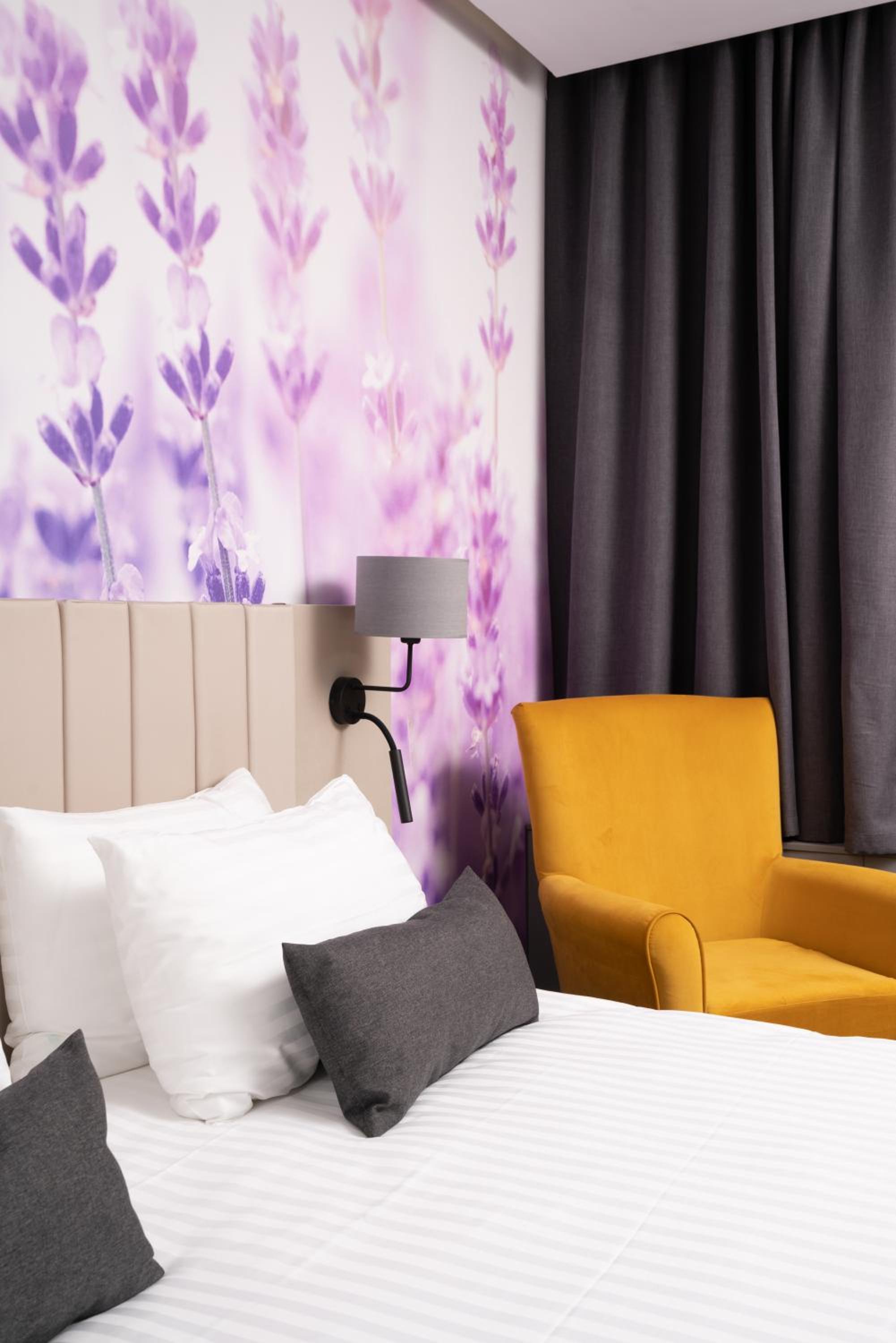Classic Double Room with Sofa photo 2